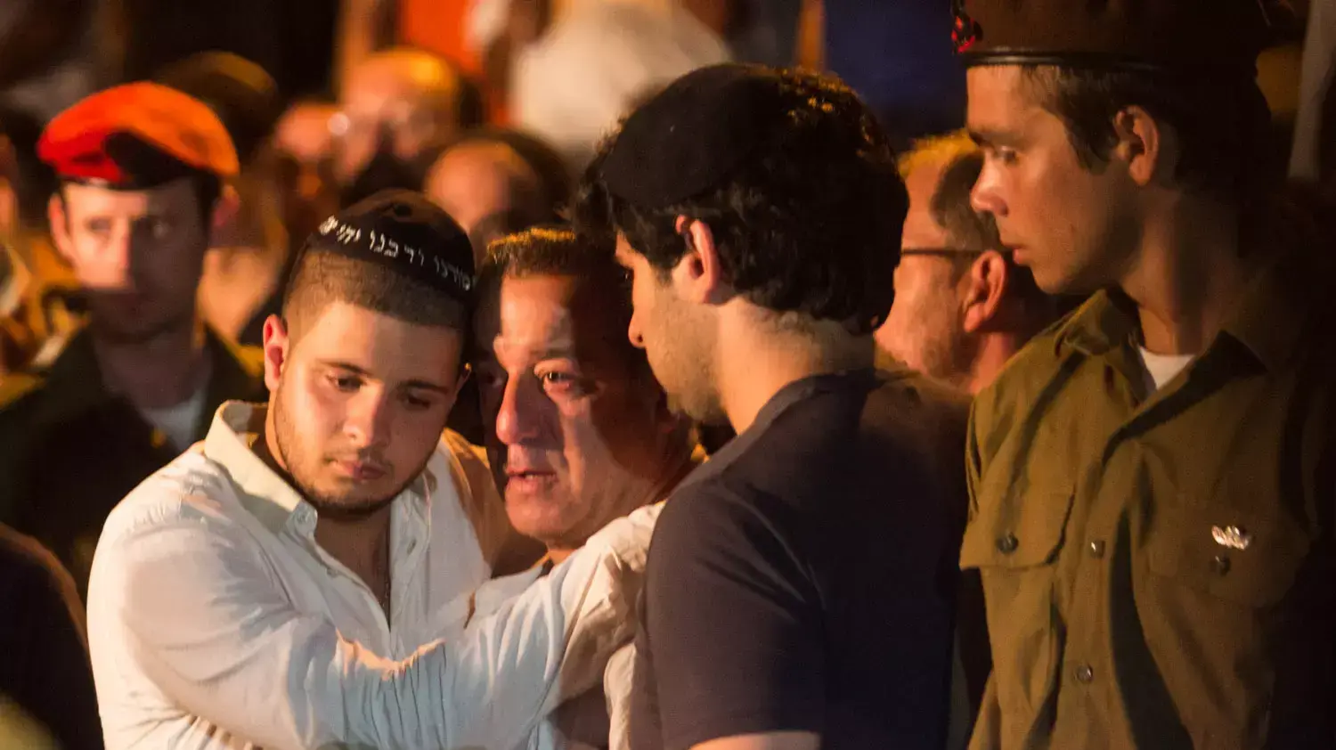 הלווייתו של ג'ורדן בן סימון שנפל בעזה, באשקלון. יולי 2014 הלווייתו של ג'ורדן בן סימון שנפל בעזה, באשקלון. יולי 2014