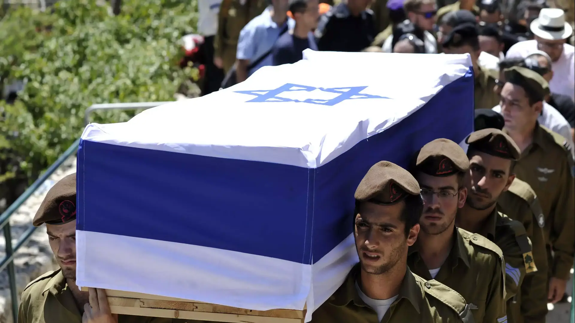 הלווייתו של סמל מקס שטיינברג בהר הרצל הלווייתו של סמל מקס שטיינברג בהר הרצל
