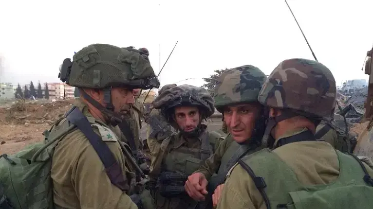 מפקד פיקוד דרום האלוף סמי תורג'מן מבקר את כוחות צה"ל בשג'עאיה מפקד פיקוד דרום האלוף סמי תורג'מן מבקר את כוחות צה"ל בשג'עאיה