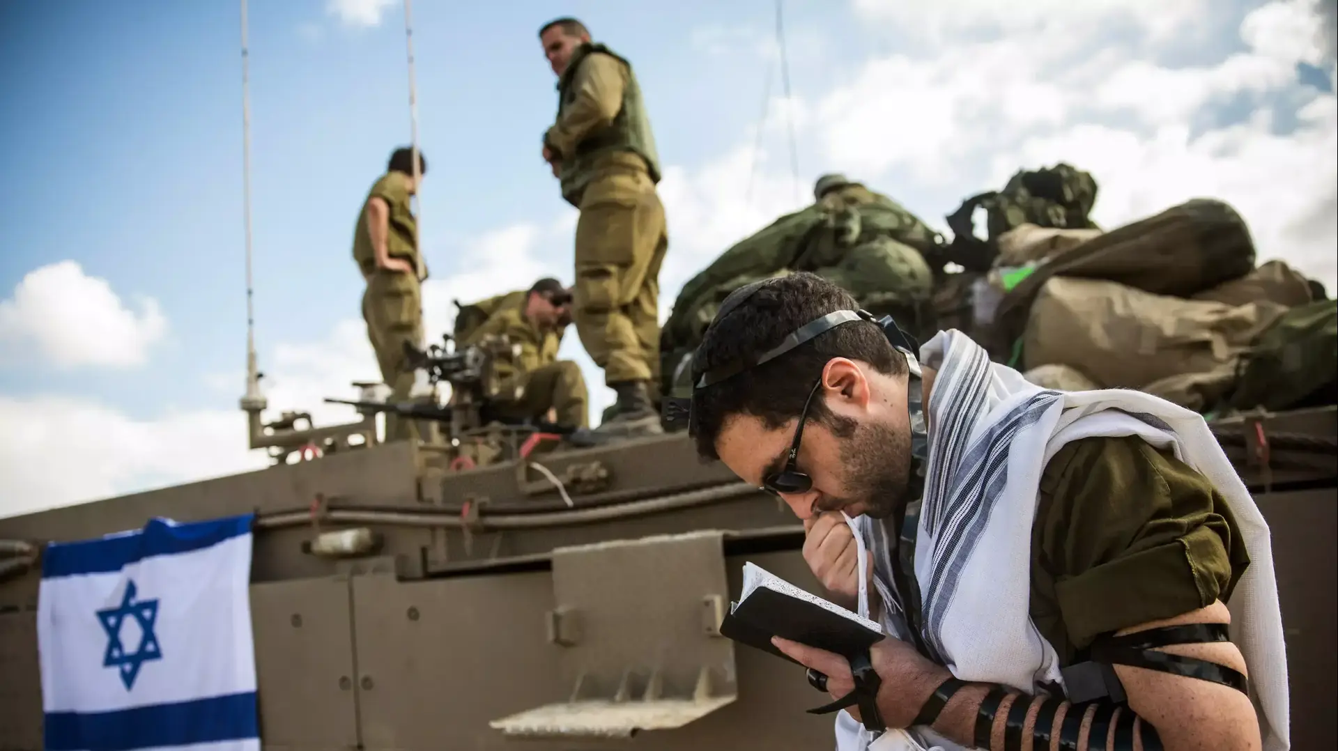 חיילים במבצע צוק איתן חיילים במבצע צוק איתן