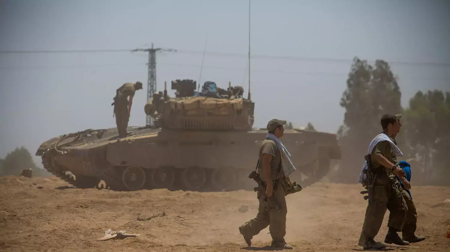 כוחות צה"ל הבוקר בגבול רצועת עזה, יולי 2014 כוחות צה"ל הבוקר בגבול רצועת עזה, יולי 2014