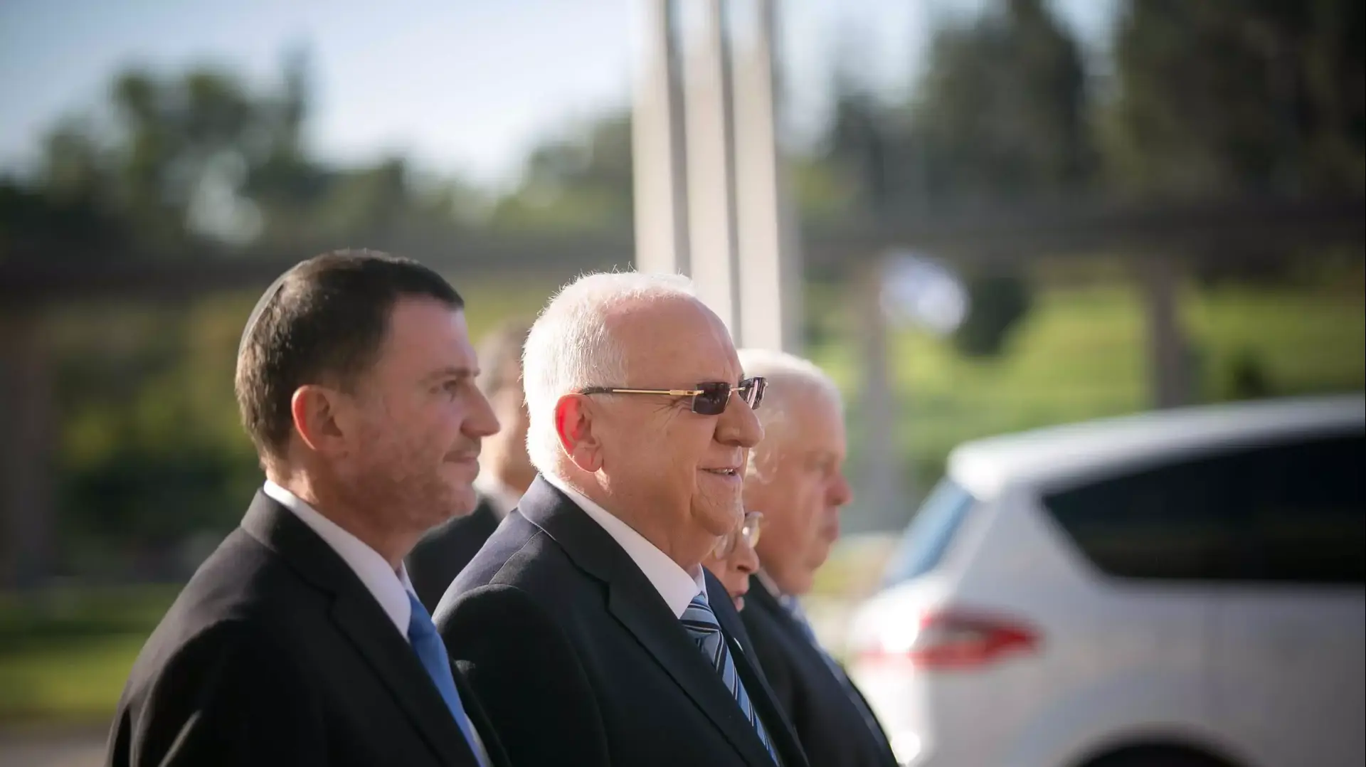 רובי ריבלין בכניסה לכנסת לקראת הצהרת אמונים לנשיאות. יולי 2014 רובי ריבלין בכניסה לכנסת לקראת הצהרת אמונים לנשיאות. יולי 2014