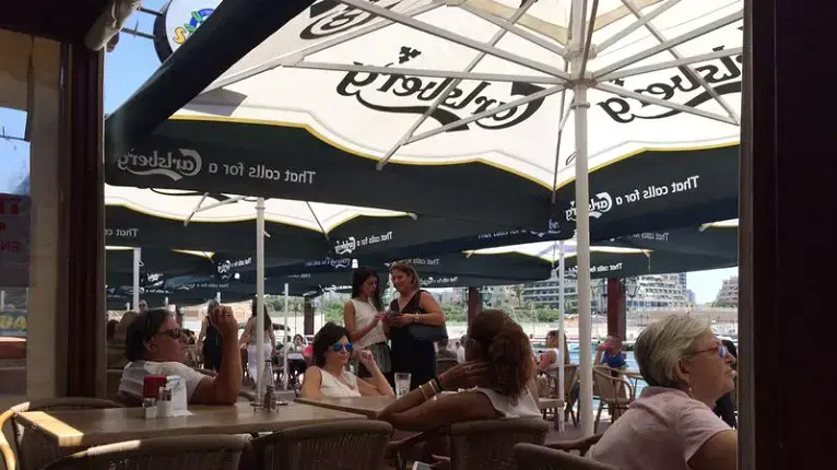 תושבי אשקלון מנצלים את הפסקת האש לבילוי בשבת, יולי 2014 תושבי אשקלון מנצלים את הפסקת האש לבילוי בשבת, יולי 2014