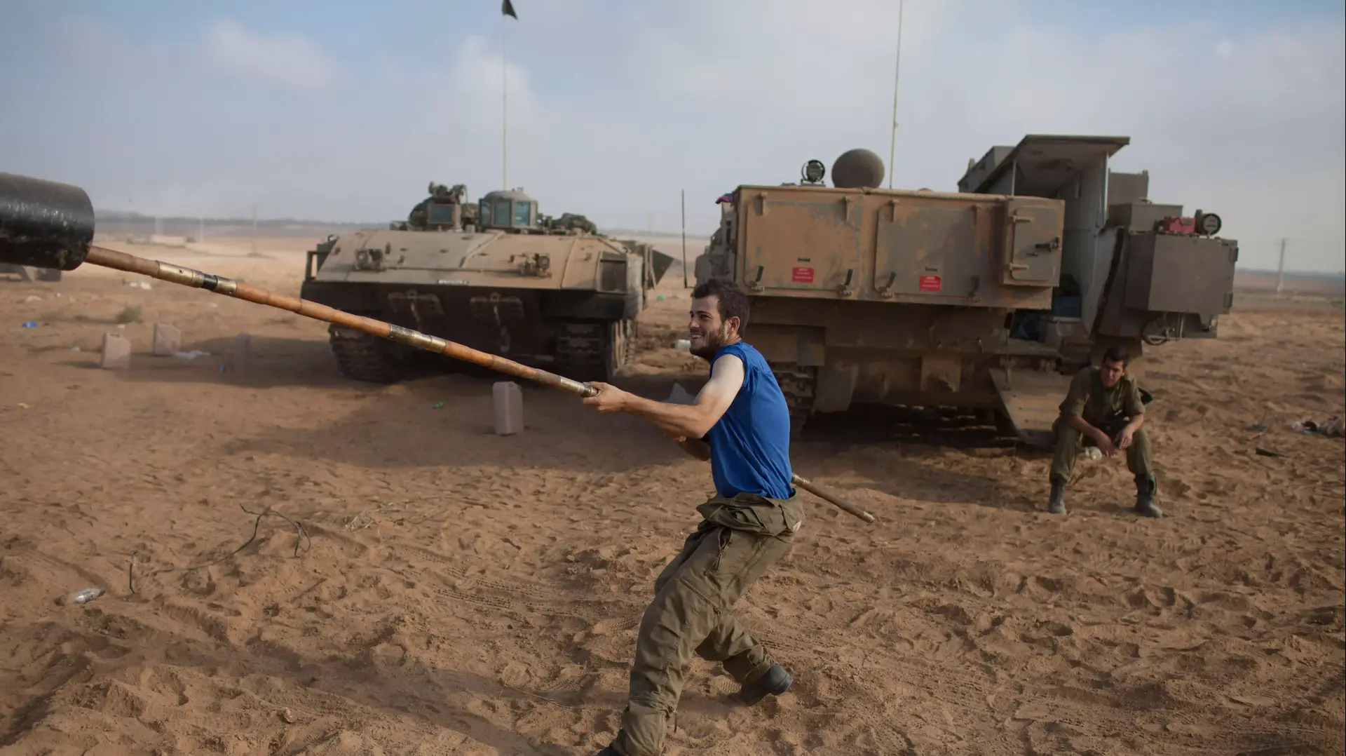 טנקים בגבול רצועת עזה 26-25 ביולי 2014 טנקים בגבול רצועת עזה 26-25 ביולי 2014