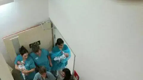 אמהות במקלט מיד לאחר הלידה. יולי 2014