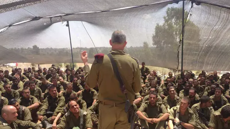שיחת הרמטכ?ל הבוקר עם לוחמי חטיבת גבעתי בגזרת הדרום. יולי 2014 שיחת הרמטכ?ל הבוקר עם לוחמי חטיבת גבעתי בגזרת הדרום. יולי 2014