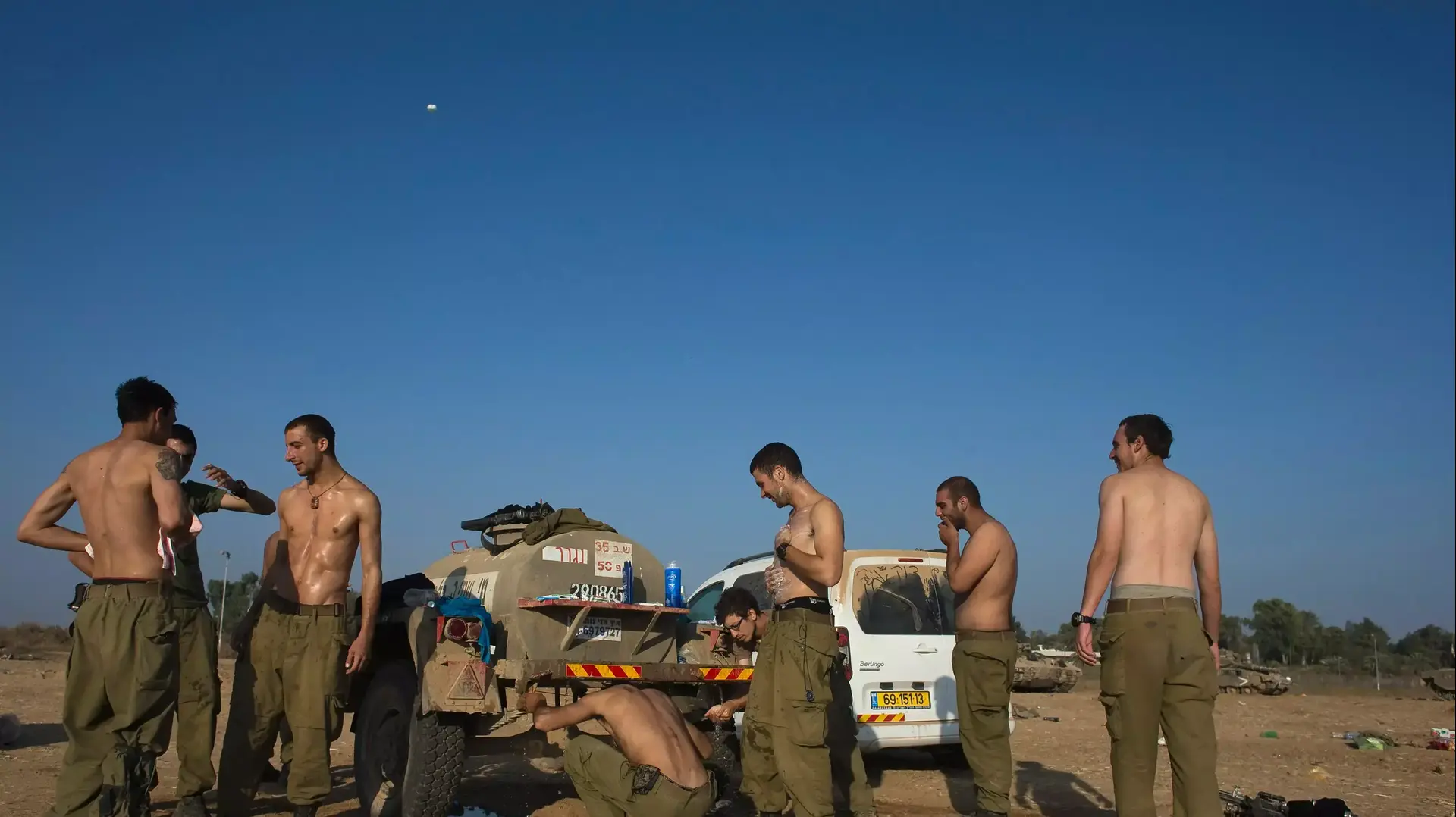 חיילים בגבול רצועת עזה 27 ביולי 2014 חיילים בגבול רצועת עזה 27 ביולי 2014