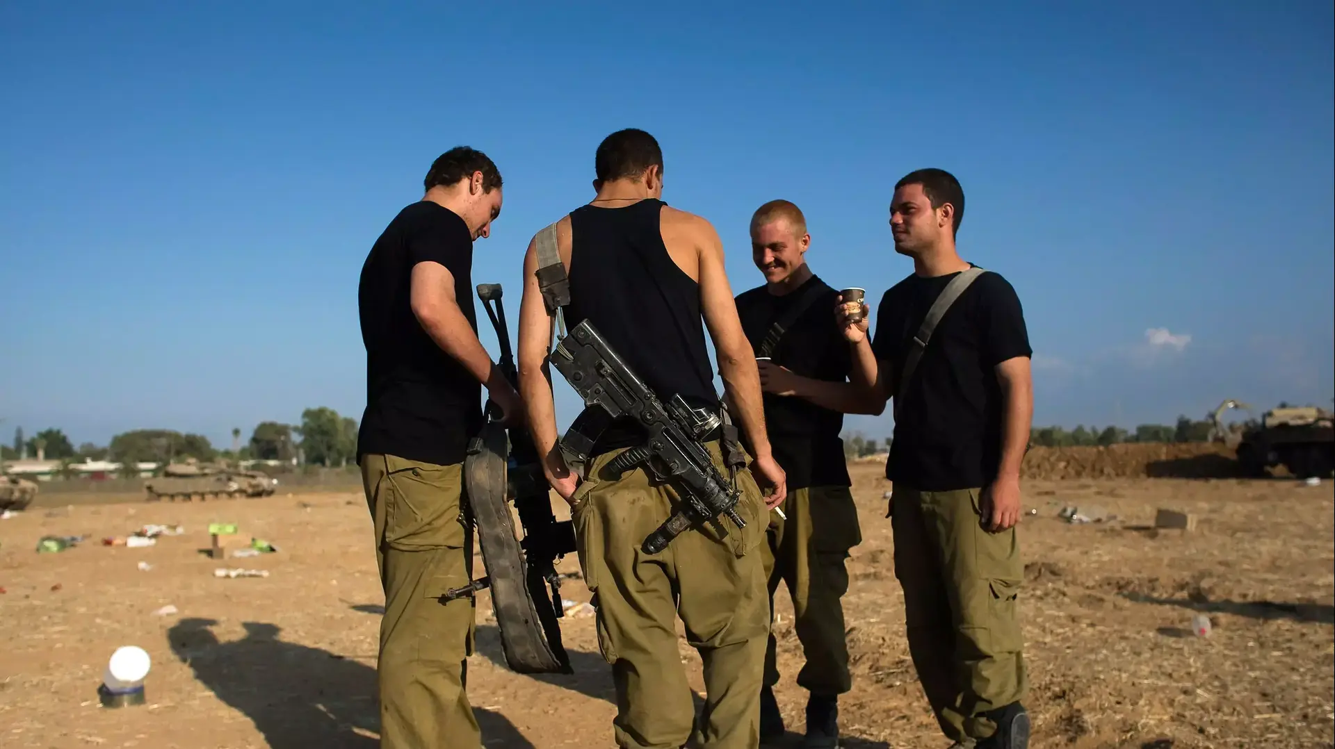 חיילים בגבול רצועת עזה 27 ביולי 2014 חיילים בגבול רצועת עזה 27 ביולי 2014