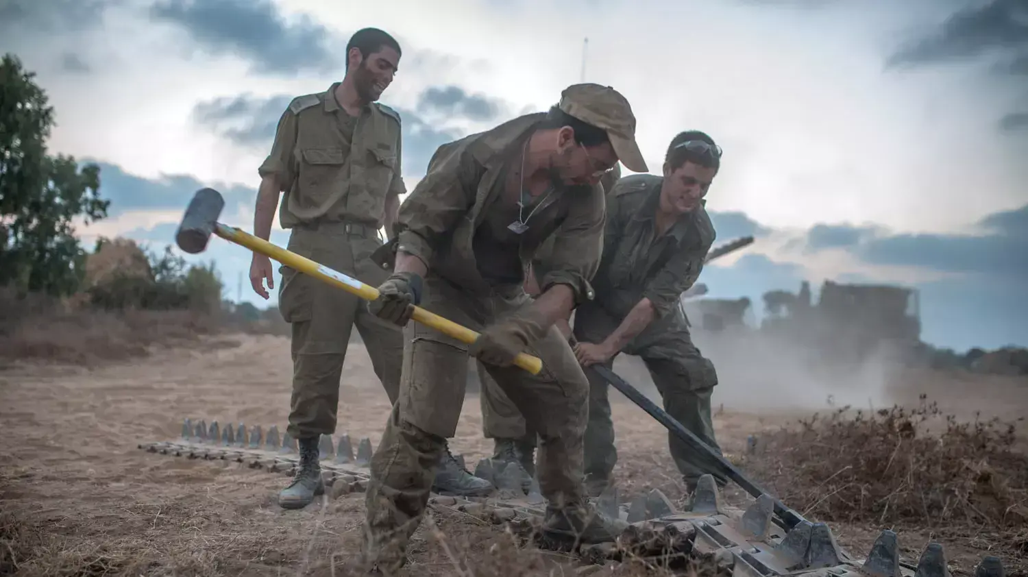 כוחות צה"ל בגבול רצועת עזה היום, יולי 2014 כוחות צה"ל בגבול רצועת עזה היום, יולי 2014