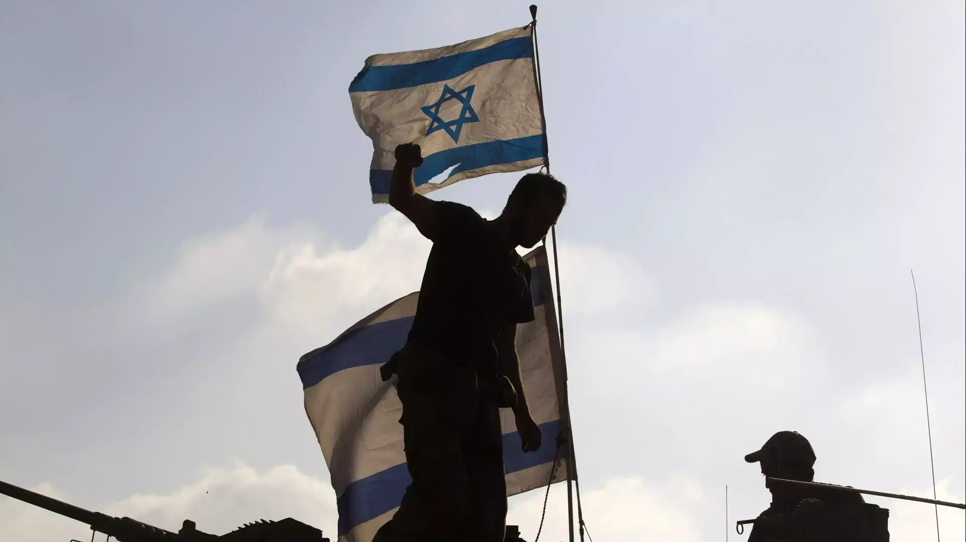 חייל ישראלי על טנק 27 ביולי 2014 חייל ישראלי על טנק 27 ביולי 2014