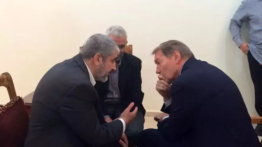 חאלד משעל בראיון עם צ'רלי רוז קטאר, יולי 2014 חאלד משעל בראיון עם צ'רלי רוז קטאר, יולי 2014