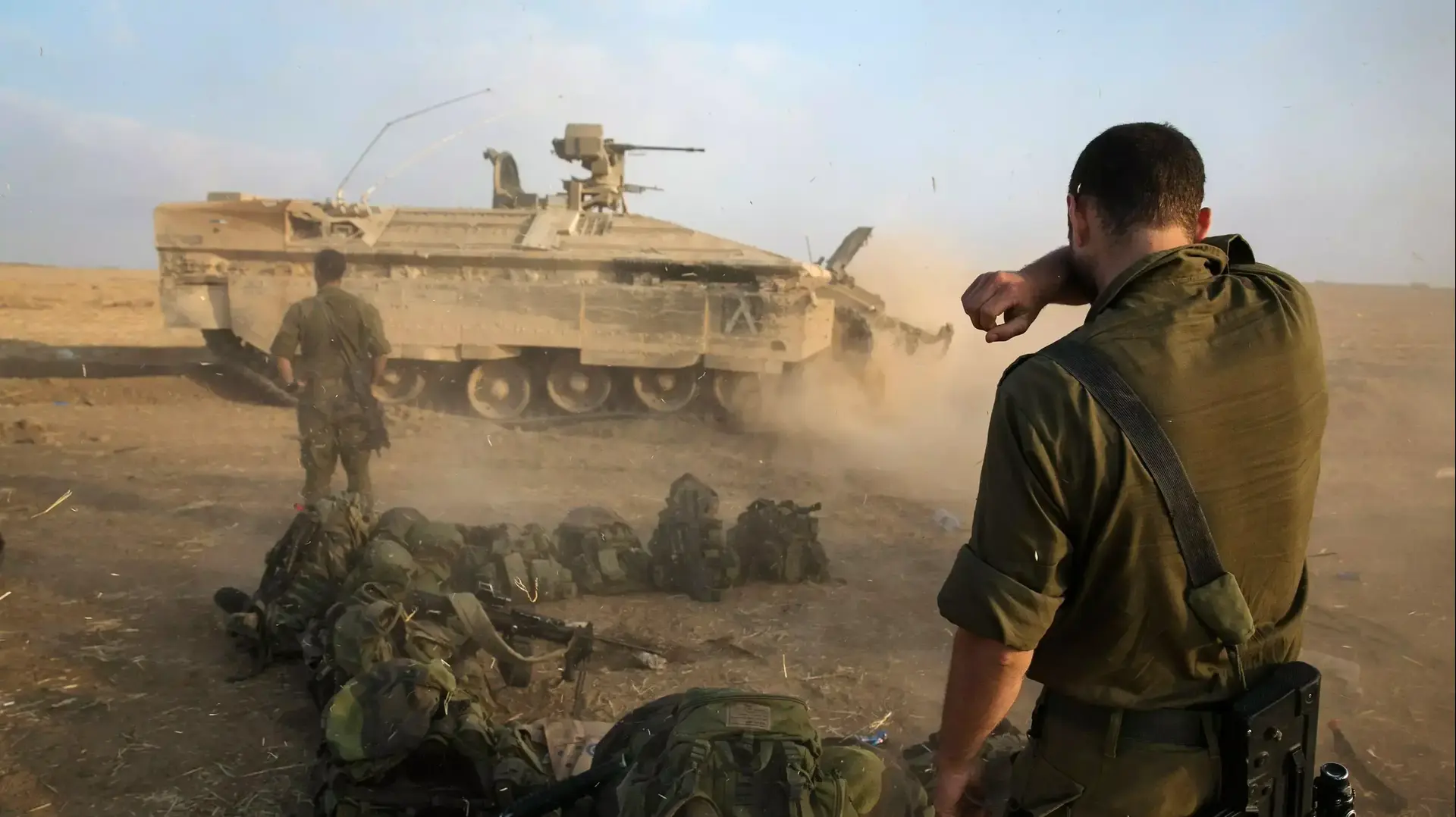 חיילים ביציאה מרצועת עזה 28 ביולי 2014 חיילים ביציאה מרצועת עזה 28 ביולי 2014