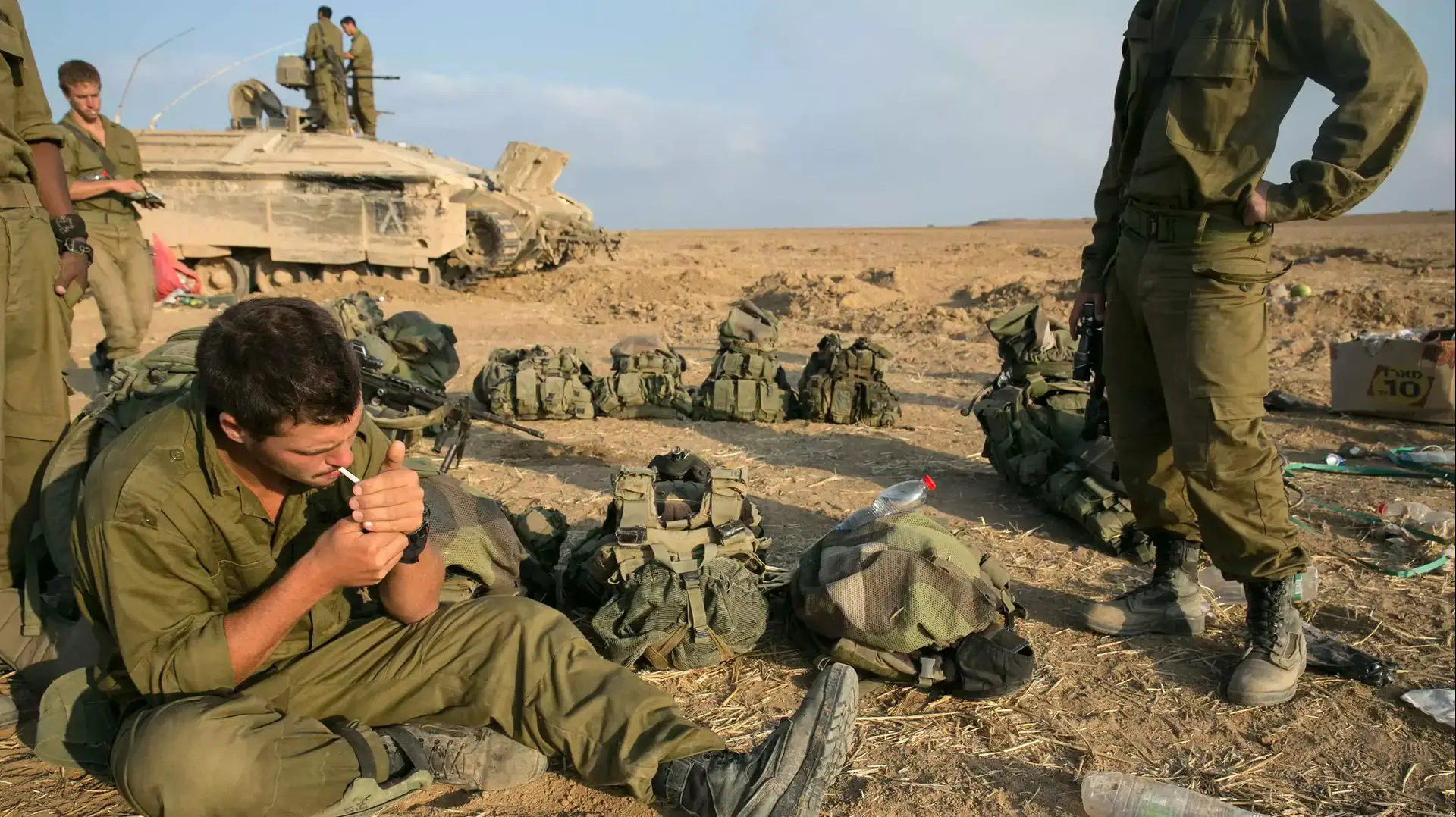 חיילים ביציאה מרצועת עזה 28 ביולי 2014 חיילים ביציאה מרצועת עזה 28 ביולי 2014