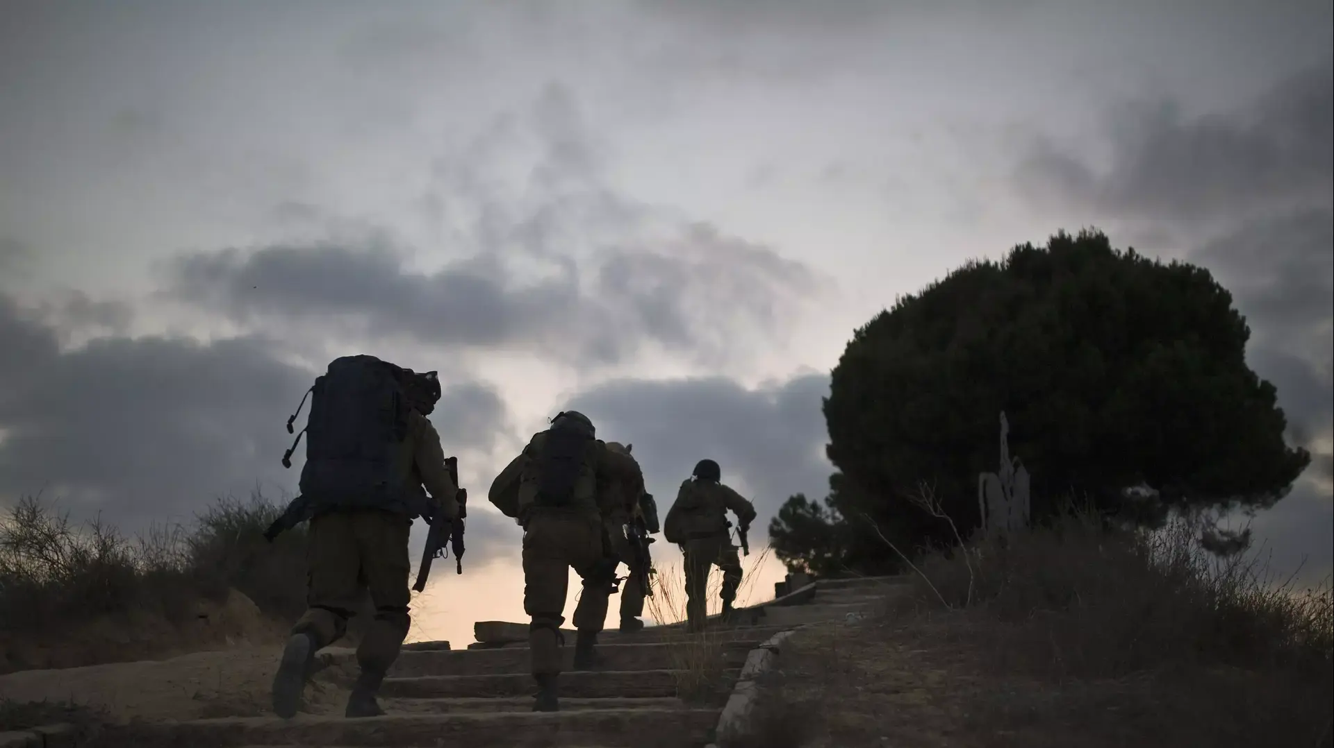 חיילי צה"ל מסיירים מחוץ לרצועת עזה, מבצע צוק איתן, יולי 2014