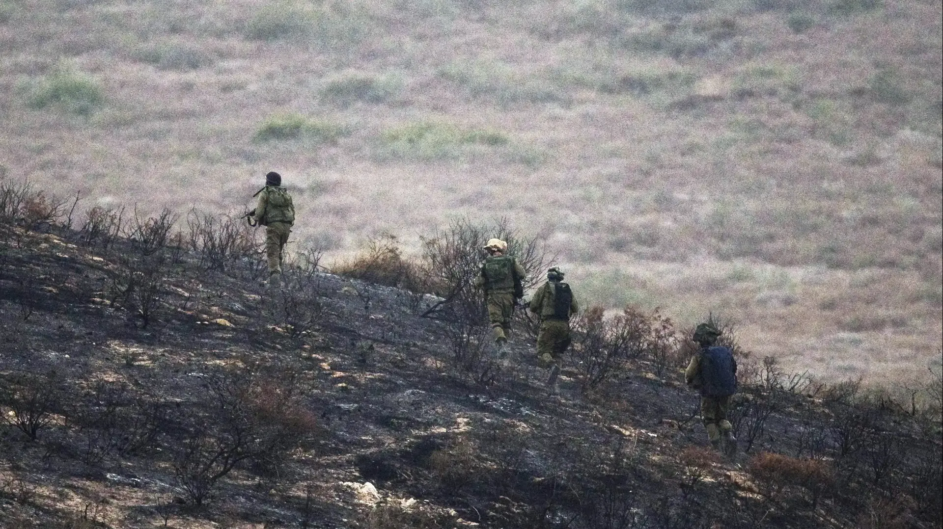 חיילים מסיירים מחוץ לרצועת עזה, מבצע צוק איתן, יולי 2014 חיילים מסיירים מחוץ לרצועת עזה, מבצע צוק איתן, יולי 2014