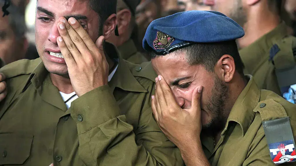 הלווייתו של סמל דניאל קדמי, בן 18 מצופים שנפל במבצע צוק איתן בעזה, בבית העלמין הצבאי בקרית שאול. יולי 2014 הלווייתו של סמל דניאל קדמי, בן 18 מצופים שנפל במבצע צוק איתן בעזה, בבית העלמין הצבאי בקרית שאול. יולי 2014
