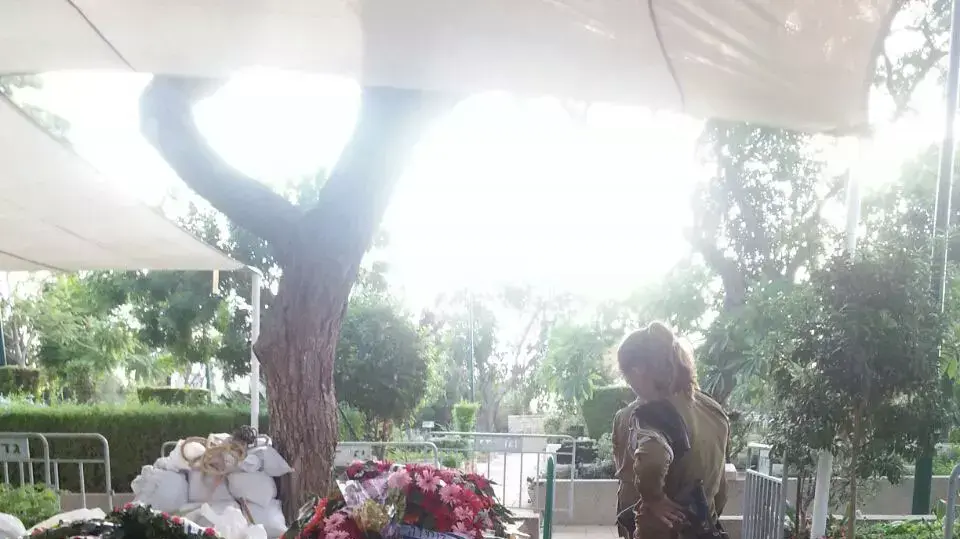 הלווייתו של דניאל קדמי שנפל במבצע צוק איתן בבית העלמין הצבאי בקרית שאול. יולי 2014 הלווייתו של דניאל קדמי שנפל במבצע צוק איתן בבית העלמין הצבאי בקרית שאול. יולי 2014
