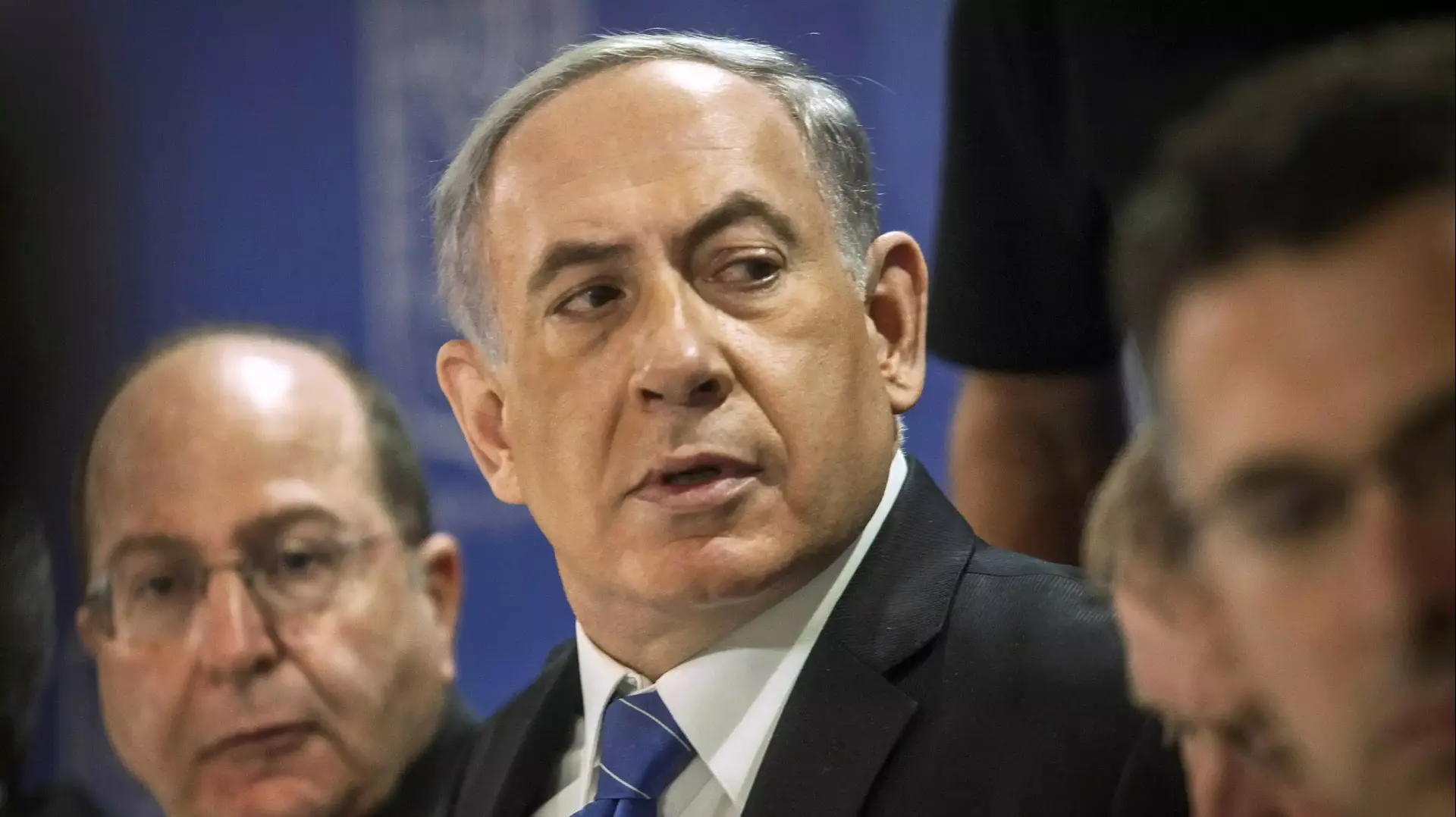 ראש הממשלה בנימין נתניהו ושר הביטחון משה יעלון בישיבת ממשלה בקריה בתל אביב. 31 ביולי 2014 ראש הממשלה בנימין נתניהו ושר הביטחון משה יעלון בישיבת ממשלה בקריה בתל אביב. 31 ביולי 2014