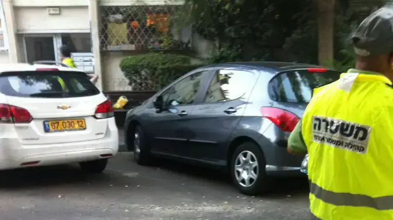 נפילת שברי רקטה במרכז תל אביב, יולי 2014 נפילת שברי רקטה במרכז תל אביב, יולי 2014