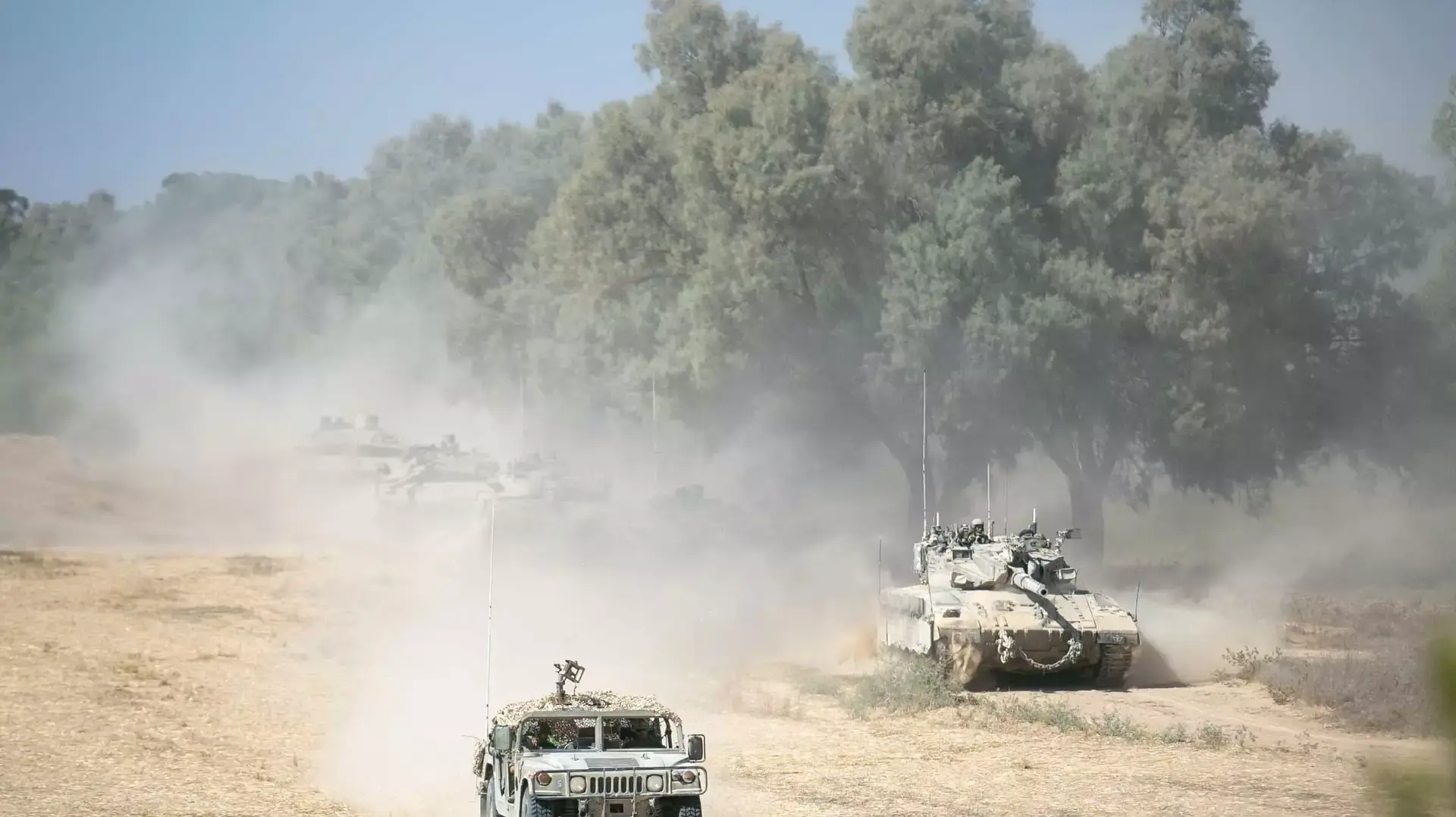 כוחות צה"ל נכנסים לדרום רצועת עזה במהלך מבצע צוק איתך, אוגוסט 2014 כוחות צה"ל נכנסים לדרום רצועת עזה במהלך מבצע צוק איתך, אוגוסט 2014