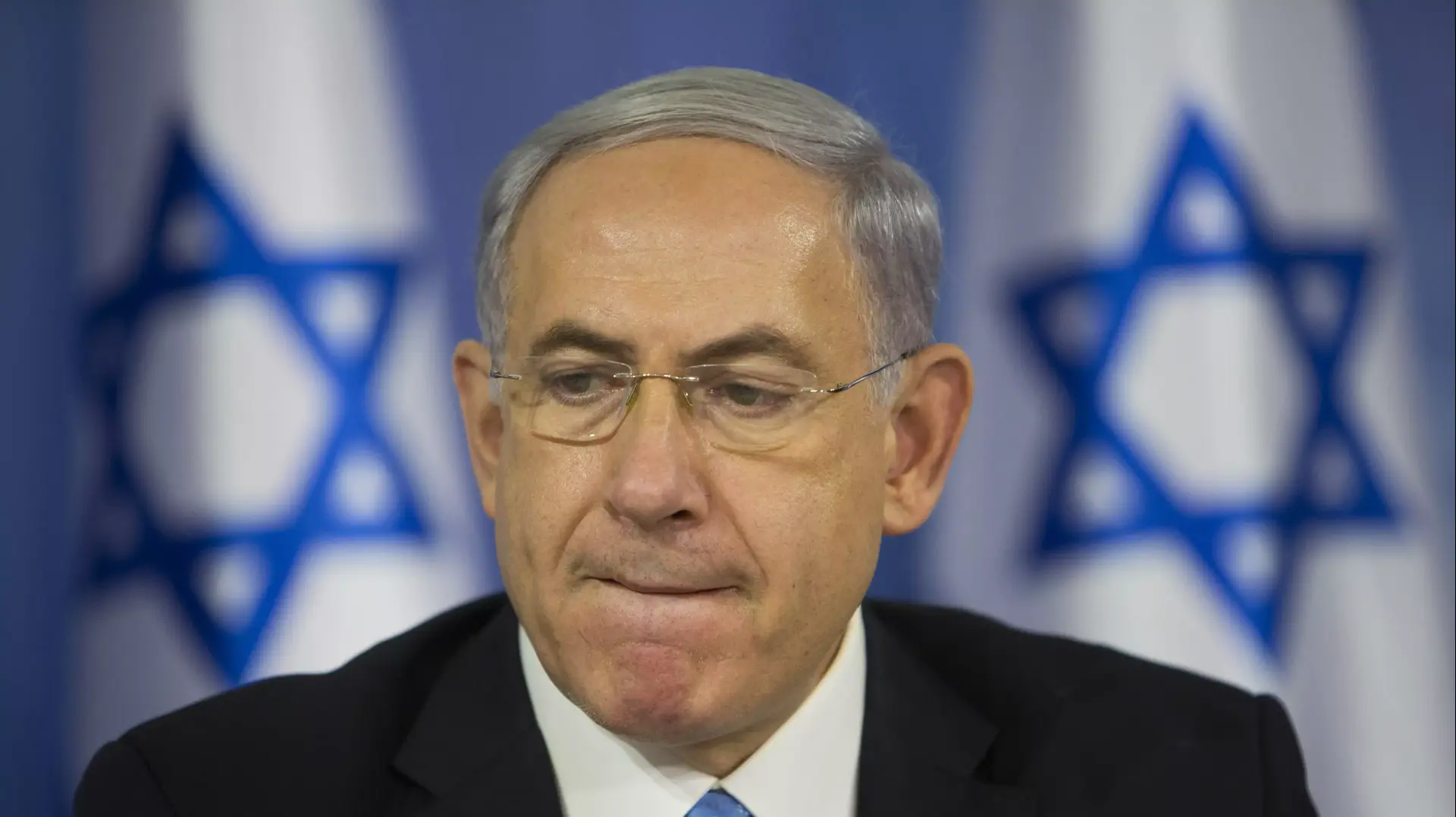 ראש הממשלה בנימין נתניהו במסיבת עיתונאים בקריה בתל אביב. 2 באוגוסט 2014 ראש הממשלה בנימין נתניהו במסיבת עיתונאים בקריה בתל אביב. 2 באוגוסט 2014
