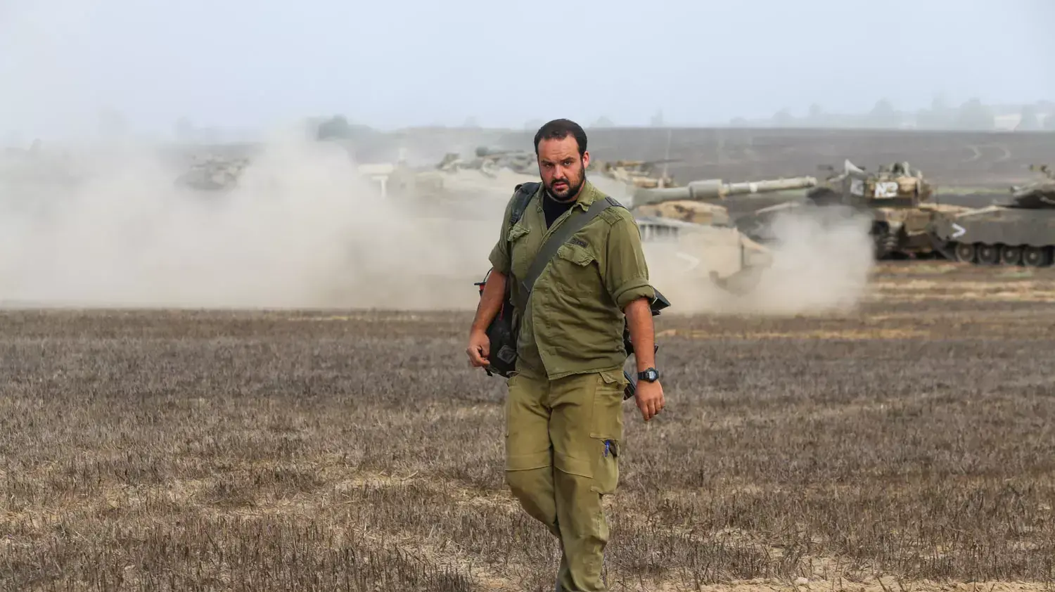 כוחות צה"ל בשטחי הכינוס בדרום על גבול רצועת עזה הבוקר, אוגוסט 2014 כוחות צה"ל בשטחי הכינוס בדרום על גבול רצועת עזה הבוקר, אוגוסט 2014