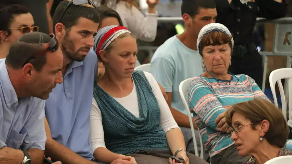 הלווייתו של סגן הדר גולדין בבית העלמין כפר סבא. יולי 2014 הלווייתו של סגן הדר גולדין בבית העלמין כפר סבא. יולי 2014