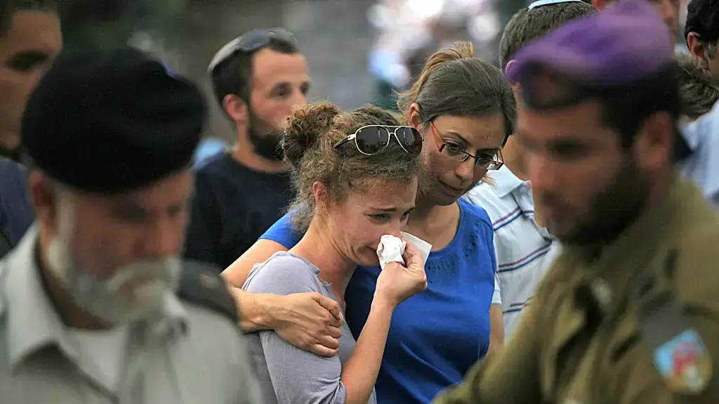 הלווייתו של סגן הדר גולדין בבית העלמין כפר סבא. יולי 2014 הלווייתו של סגן הדר גולדין בבית העלמין כפר סבא. יולי 2014