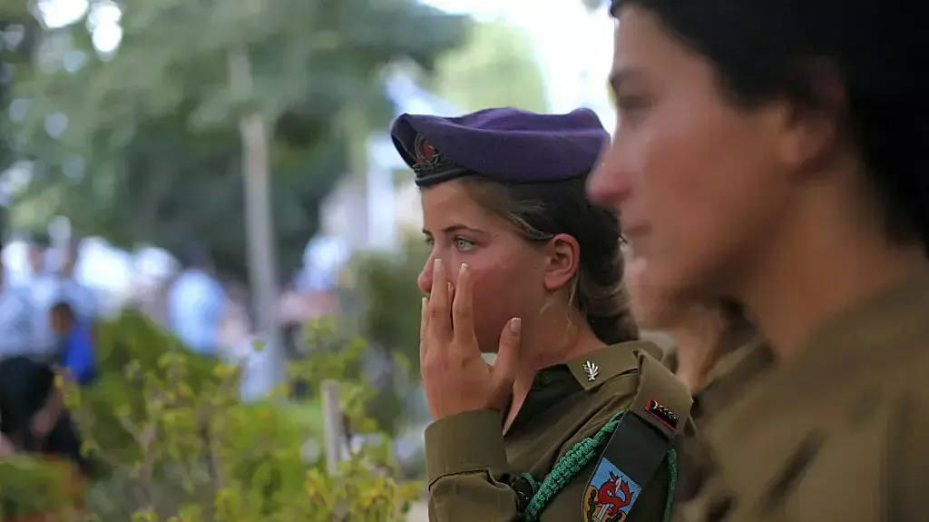 הלווייתו של סגן הדר גולדין בבית העלמין כפר סבא. יולי 2014