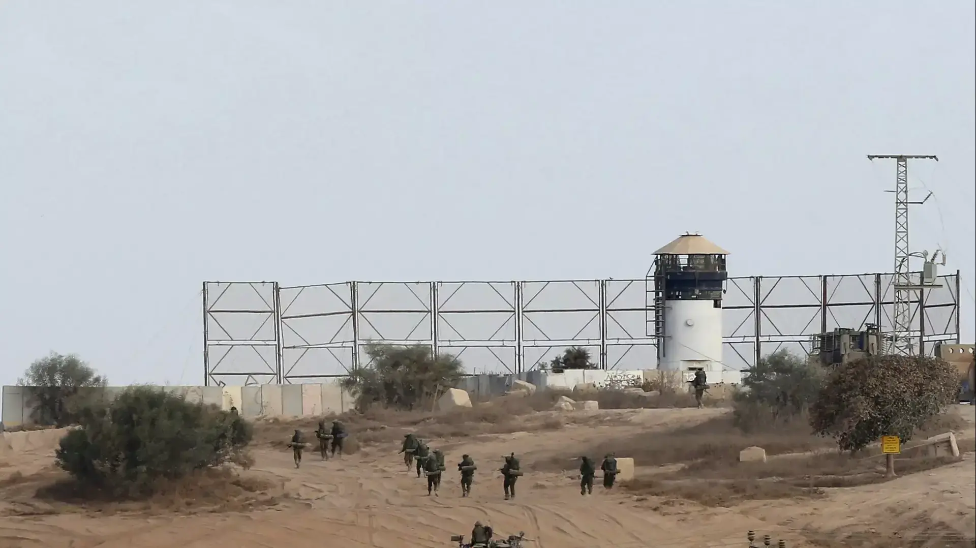 כוחות צה"ל בגבול רצועת עזה מבצע צוק איתן, 4 באוגוסט 2014 כוחות צה"ל בגבול רצועת עזה מבצע צוק איתן, 4 באוגוסט 2014
