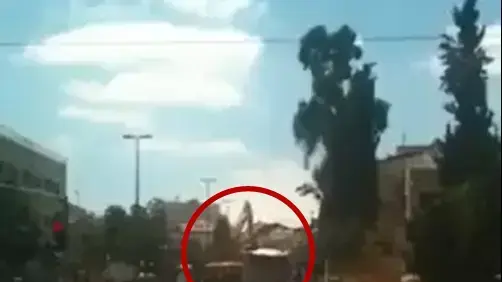 פיגוע דריסה בירושלים מול מלון עץ הזית. יולי 2014 פיגוע דריסה בירושלים מול מלון עץ הזית. יולי 2014