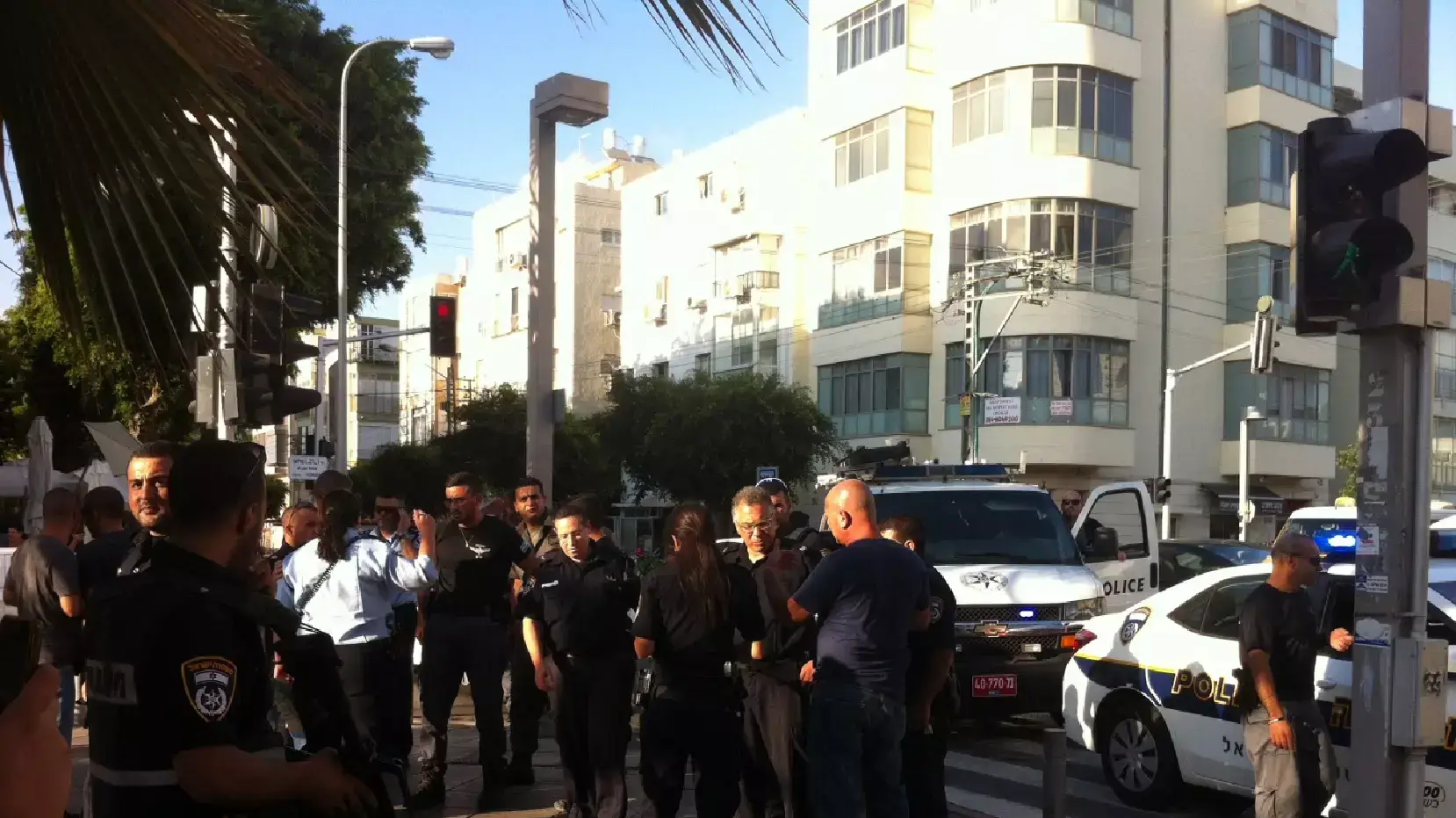 סריקות אחר מחבל בשדרות נורדאו בתל אביב סריקות אחר מחבל בשדרות נורדאו בתל אביב
