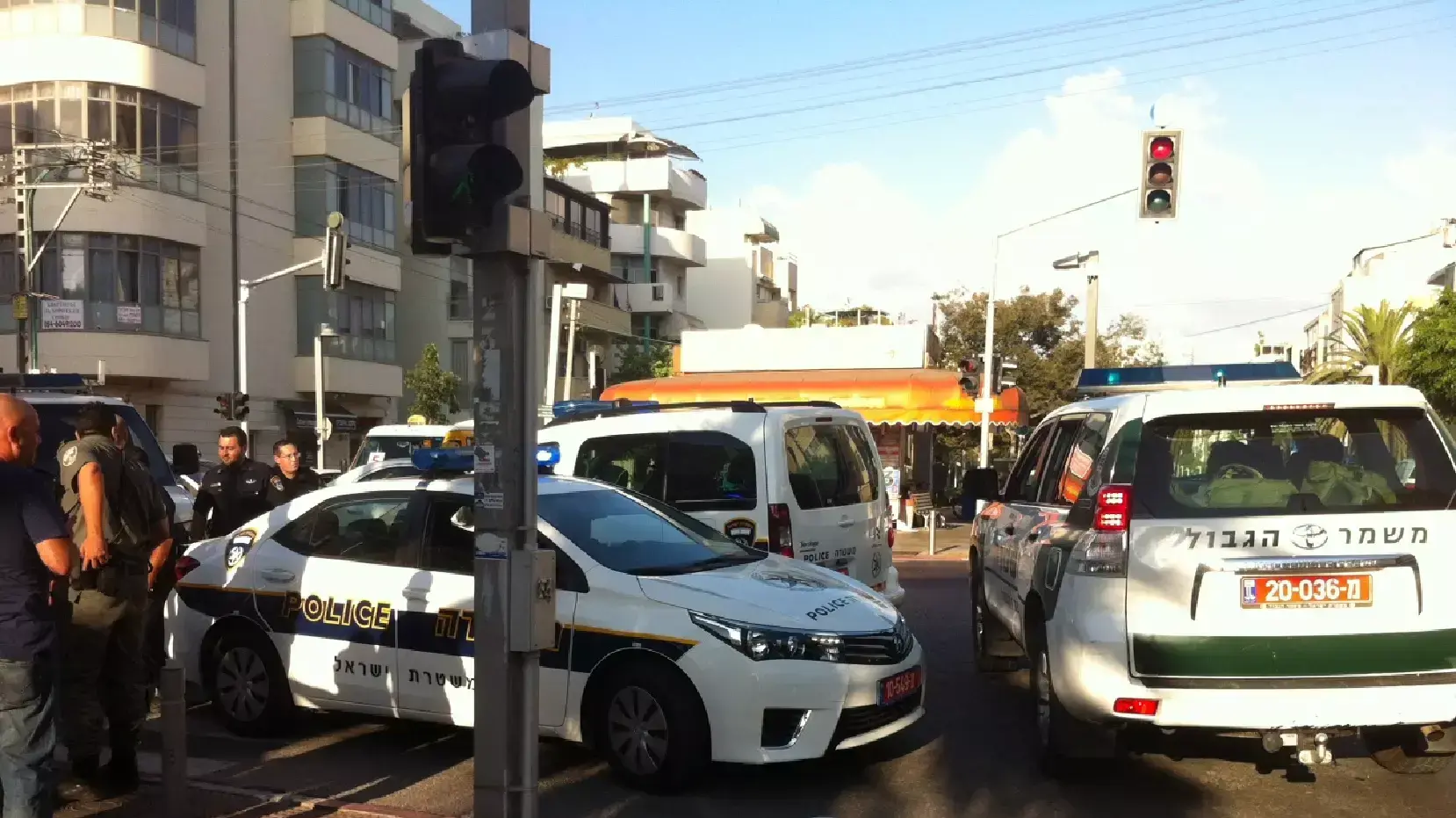 סריקות אחר מחבל בשדרות נורדאו בתל אביב סריקות אחר מחבל בשדרות נורדאו בתל אביב