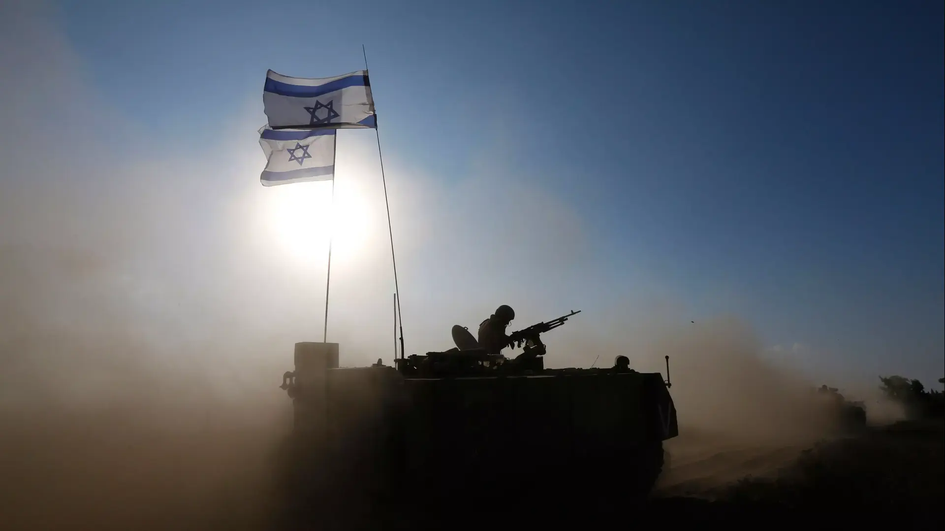 חיילי צה"ל בשטחי הכינוס שבגבול רצועת עזה, 4 באוגוסט 2014 חיילי צה"ל בשטחי הכינוס שבגבול רצועת עזה, 4 באוגוסט 2014