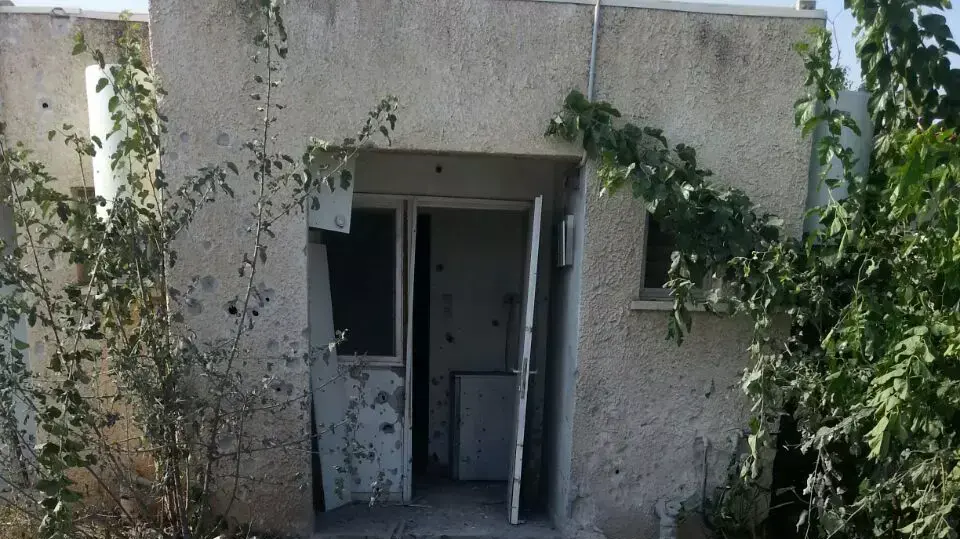 נזק לחממות במועצה אזורית שער הנגב בעקבות נפילת רקטה, אוגוסט 2014 נזק לחממות במועצה אזורית שער הנגב בעקבות נפילת רקטה, אוגוסט 2014