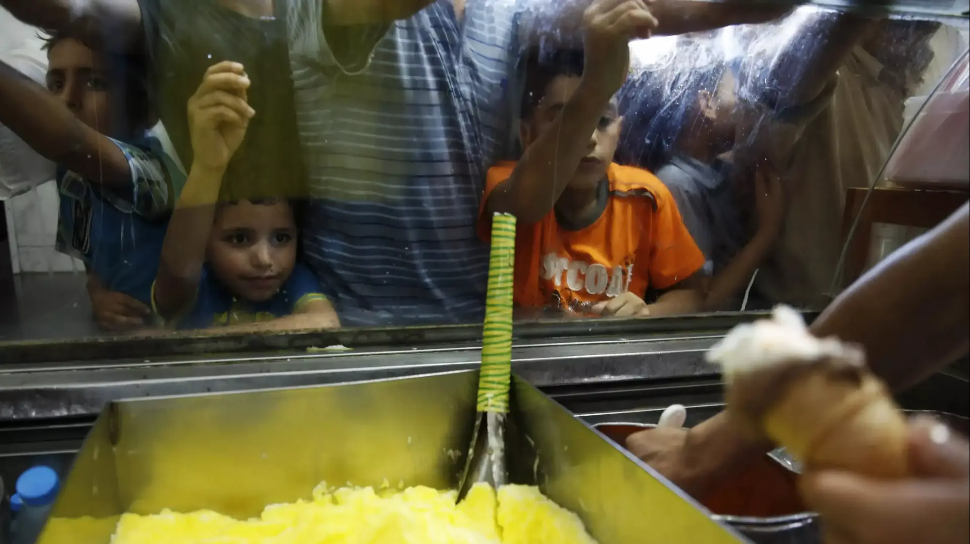 חזרה לשגרה בעזה עם כניסת הפסקת האש לתוקף חזרה לשגרה בעזה עם כניסת הפסקת האש לתוקף