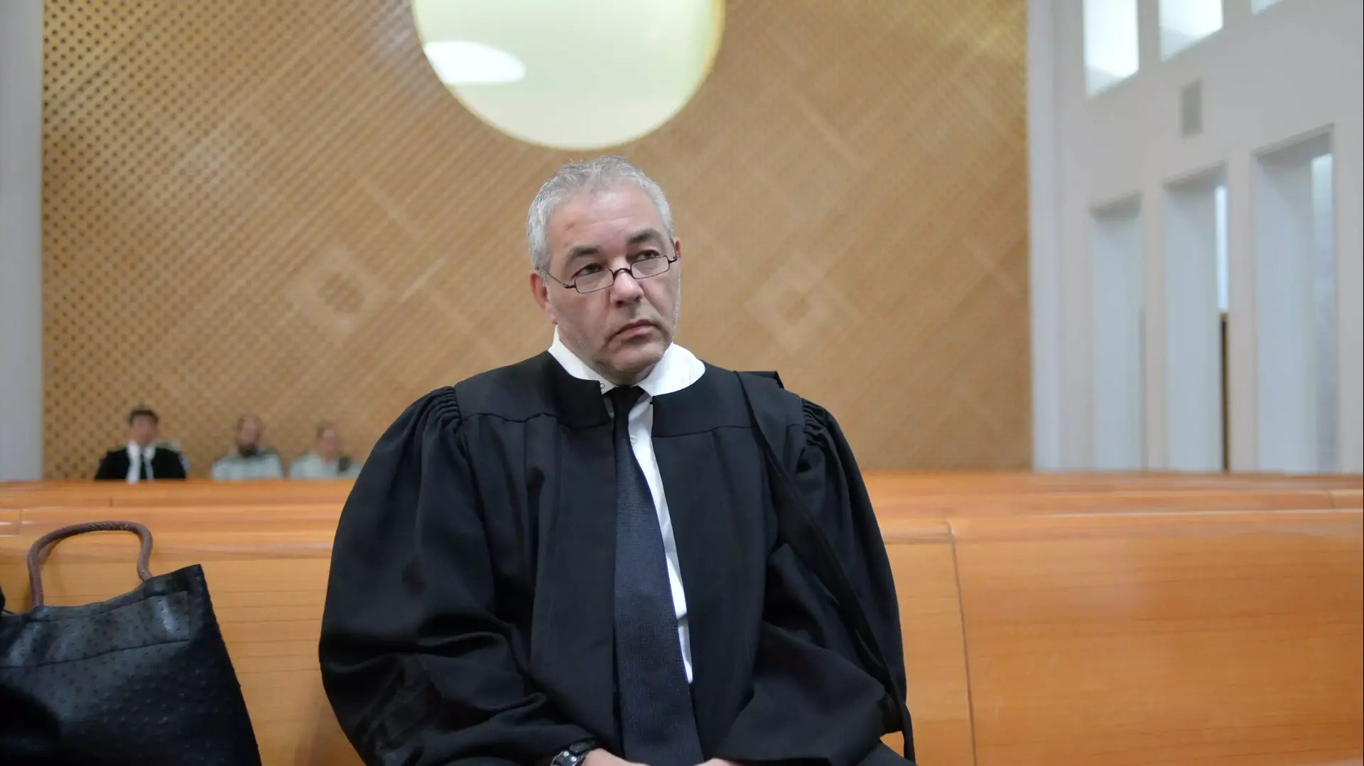 עו"ד רונאל פישר בדיון על רצח דרק רוט בבית המשפט העליון, אוגוסט 2014 עו"ד רונאל פישר בדיון על רצח דרק רוט בבית המשפט העליון, אוגוסט 2014