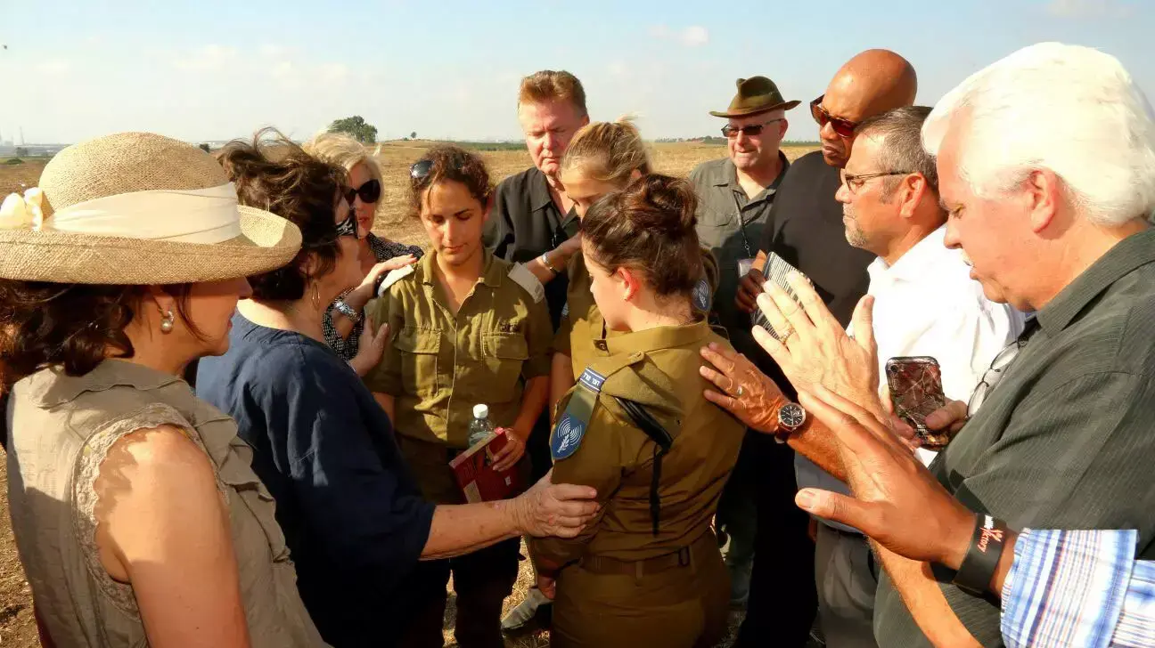 משלחת של 51 כמרים הגיעה לישראל מארצות הברית כדי להביע סולידריות. אוגוסט 2014 משלחת של 51 כמרים הגיעה לישראל מארצות הברית כדי להביע סולידריות. אוגוסט 2014
