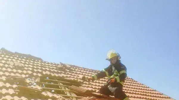 פגיעה ישירה של רקטה בבית בשדרות פגיעה ישירה של רקטה בבית בשדרות