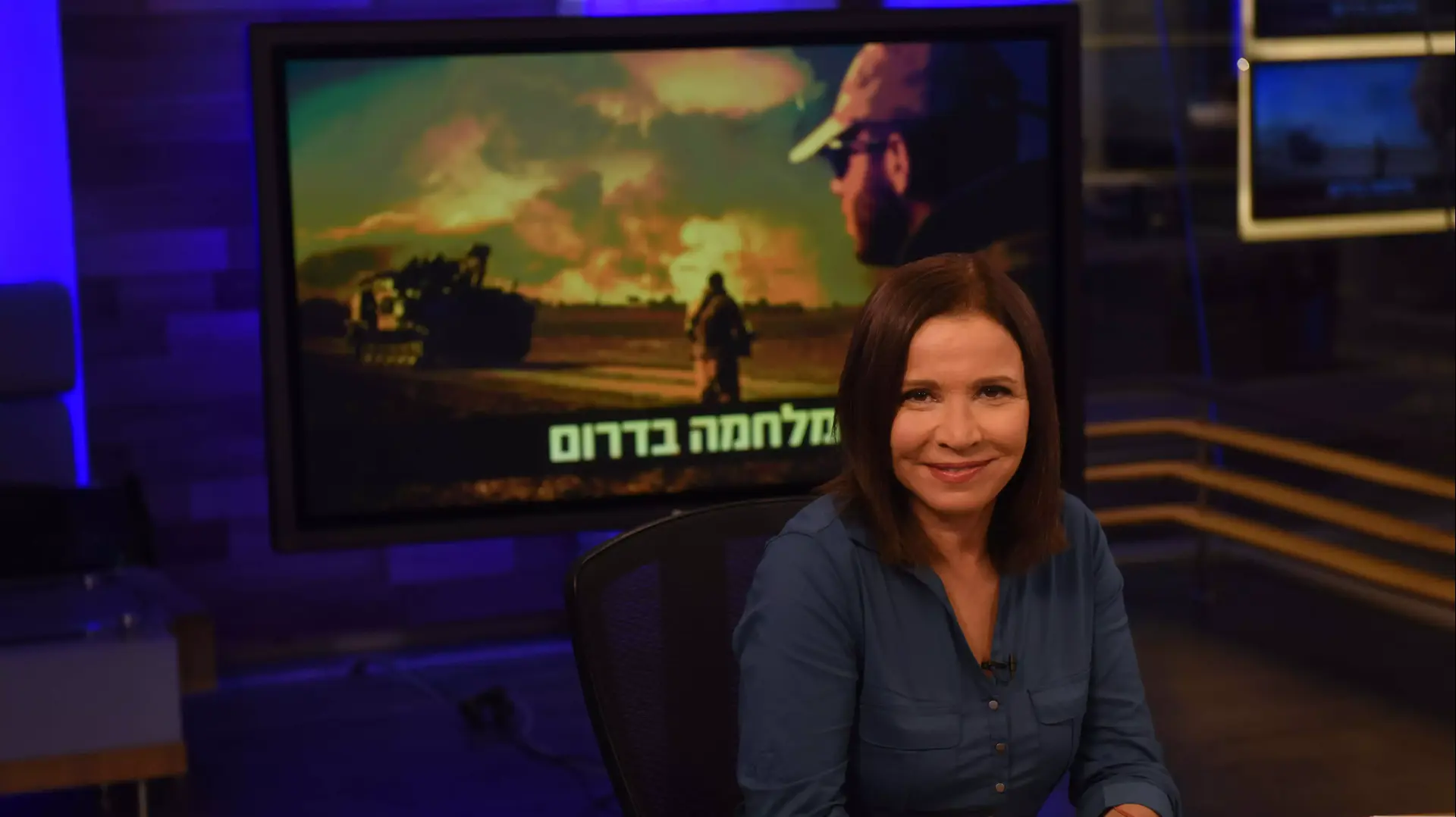 ח"כ שלי יחימוביץ באולפן וואלה!. אוגוסט 2014 ח"כ שלי יחימוביץ באולפן וואלה!. אוגוסט 2014