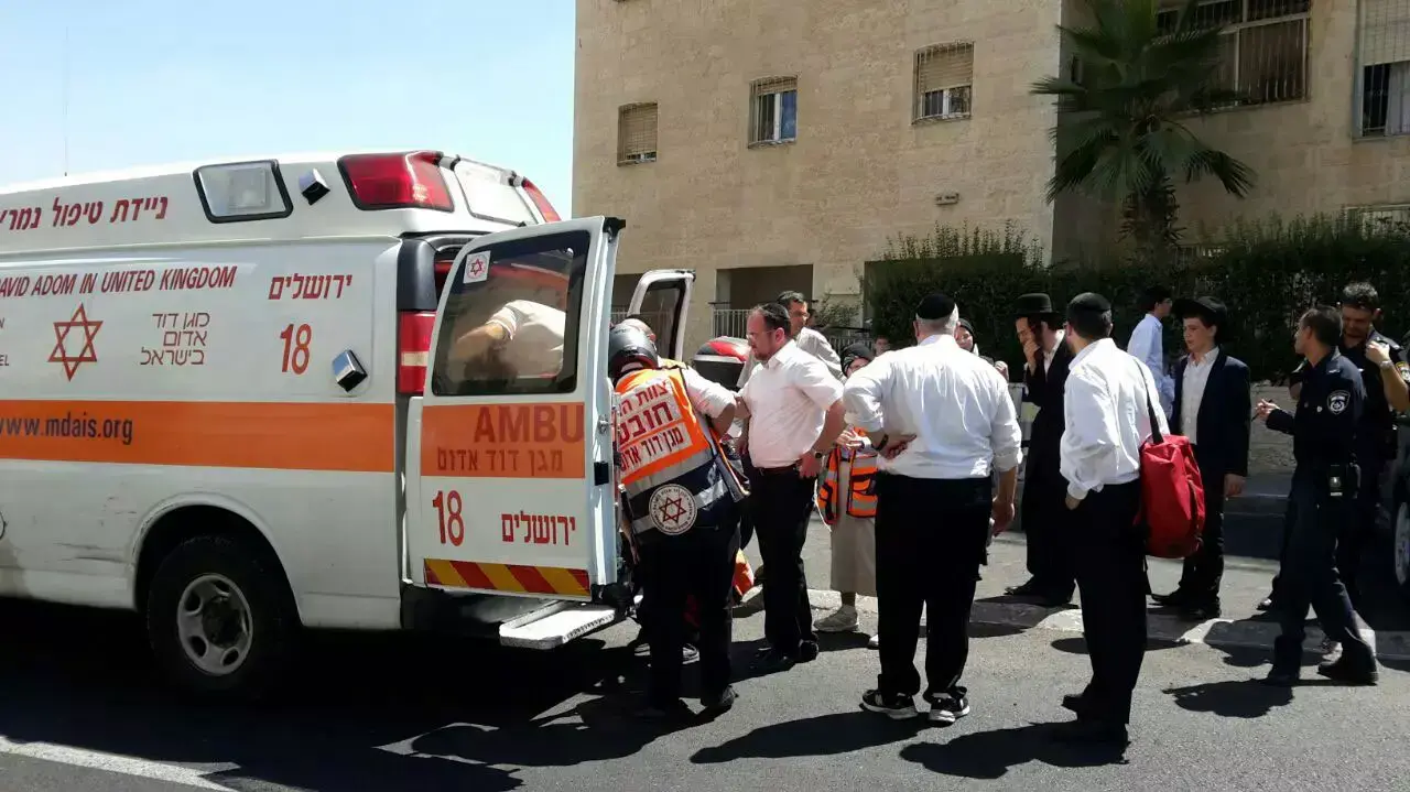 פעוטה בת 3 נפצעה אנוש לאחר שדלת נפלה על ראשה בירושלים, אוגוסט 2014 פעוטה בת 3 נפצעה אנוש לאחר שדלת נפלה על ראשה בירושלים, אוגוסט 2014