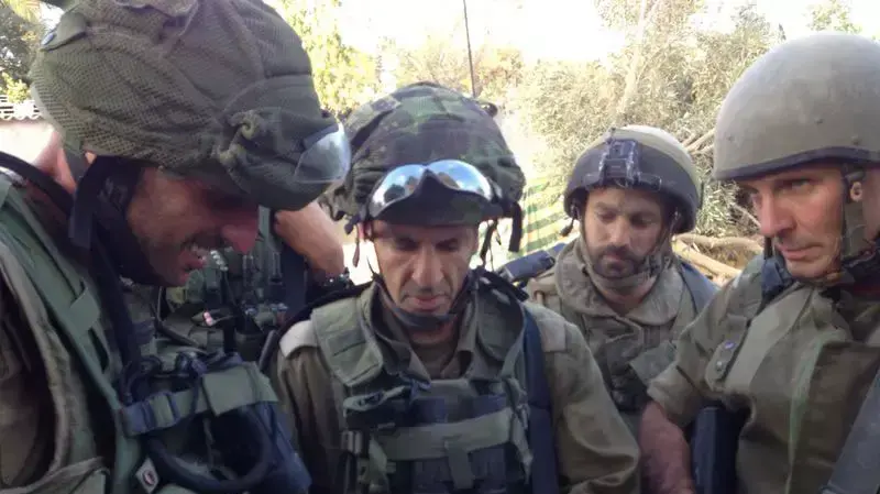 גיא צור עם הכוחות ברצועת עזה גיא צור עם הכוחות ברצועת עזה
