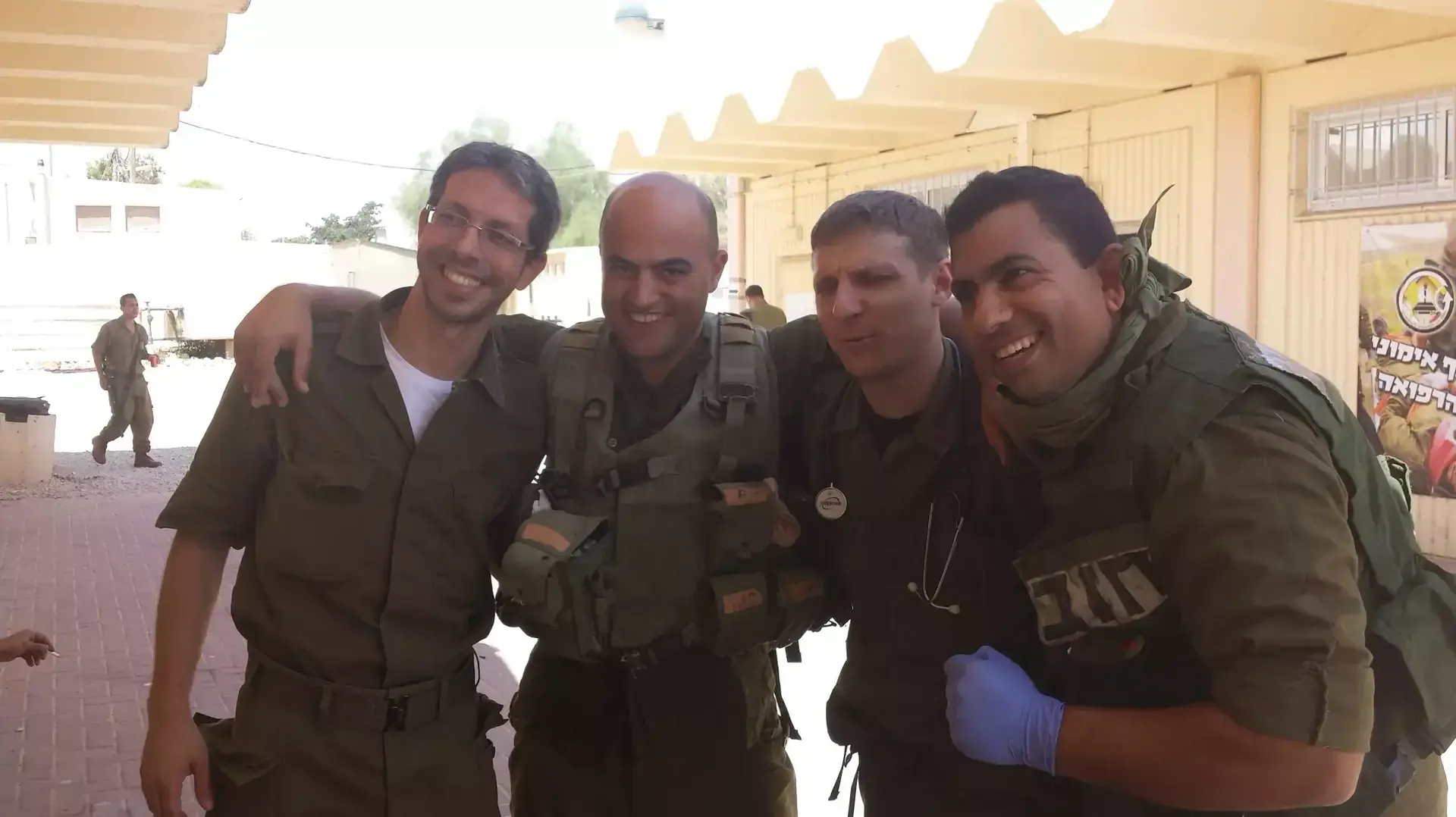 יאיר אלטמן והצוות שלו באימונים שקדמו למבצע הקרקעי בעזה. יאיר אלטמן והצוות שלו באימונים שקדמו למבצע הקרקעי בעזה.