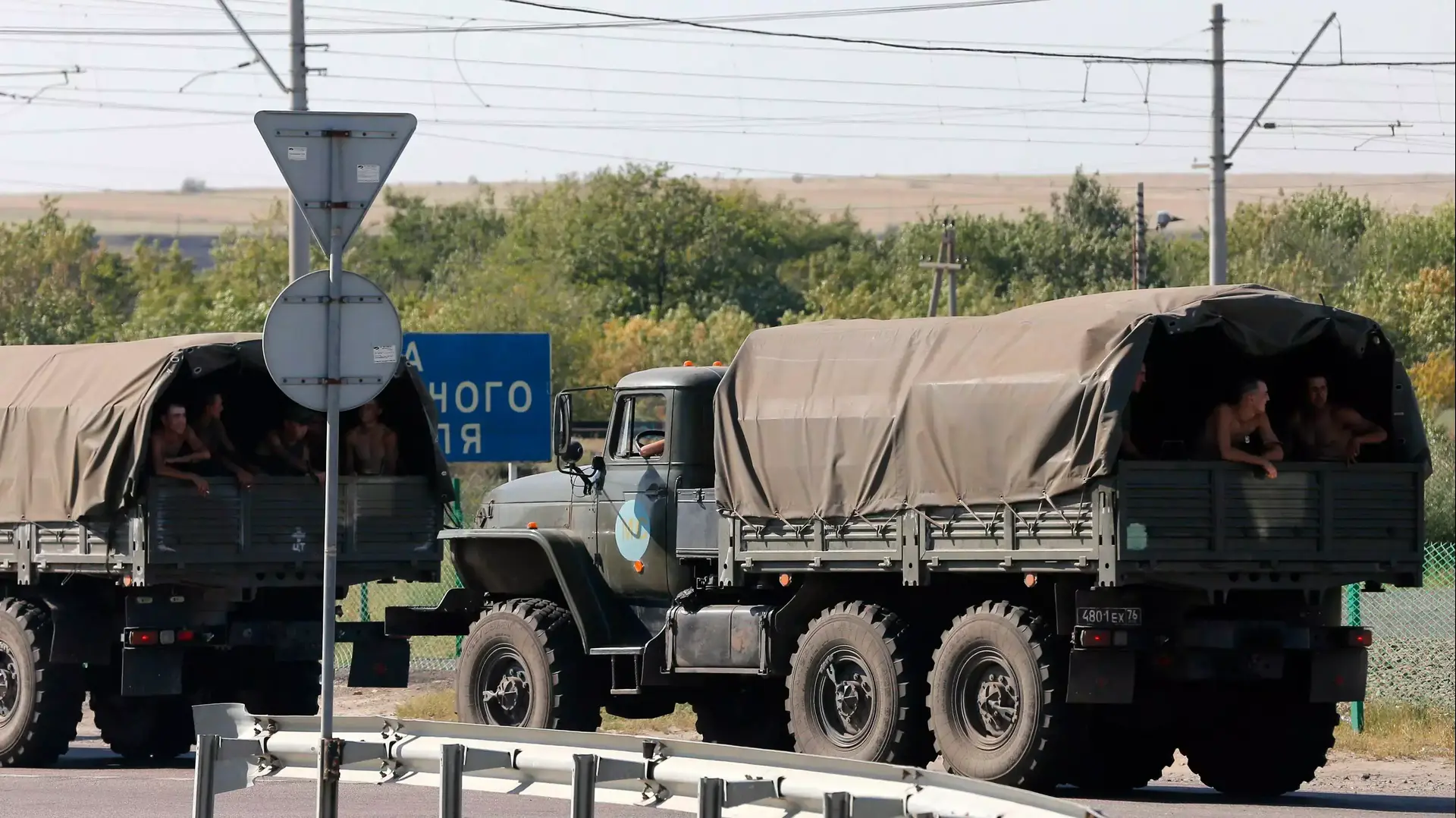 שיירת כלי רכב של צבא רוסיה נוסעת סמוך לגבול עם אוקראינה, אוגוסט 2015 שיירת כלי רכב של צבא רוסיה נוסעת סמוך לגבול עם אוקראינה, אוגוסט 2015