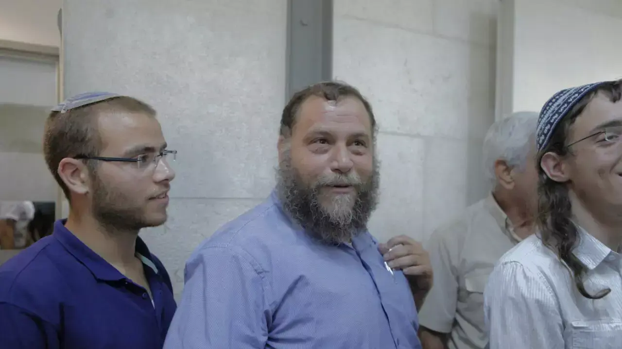 מנכ"ל להב"ה, בנצי גופשטיין, בדיון על צווי הרחקה מחתונתם של מחמוד מנסור ומורל מלכה, בבית משפט השלום בראשון לציון, אוגוסט 2014 מנכ"ל להב"ה, בנצי גופשטיין, בדיון על צווי הרחקה מחתונתם של מחמוד מנסור ומורל מלכה, בבית משפט השלום בראשון לציון, אוגוסט 2014