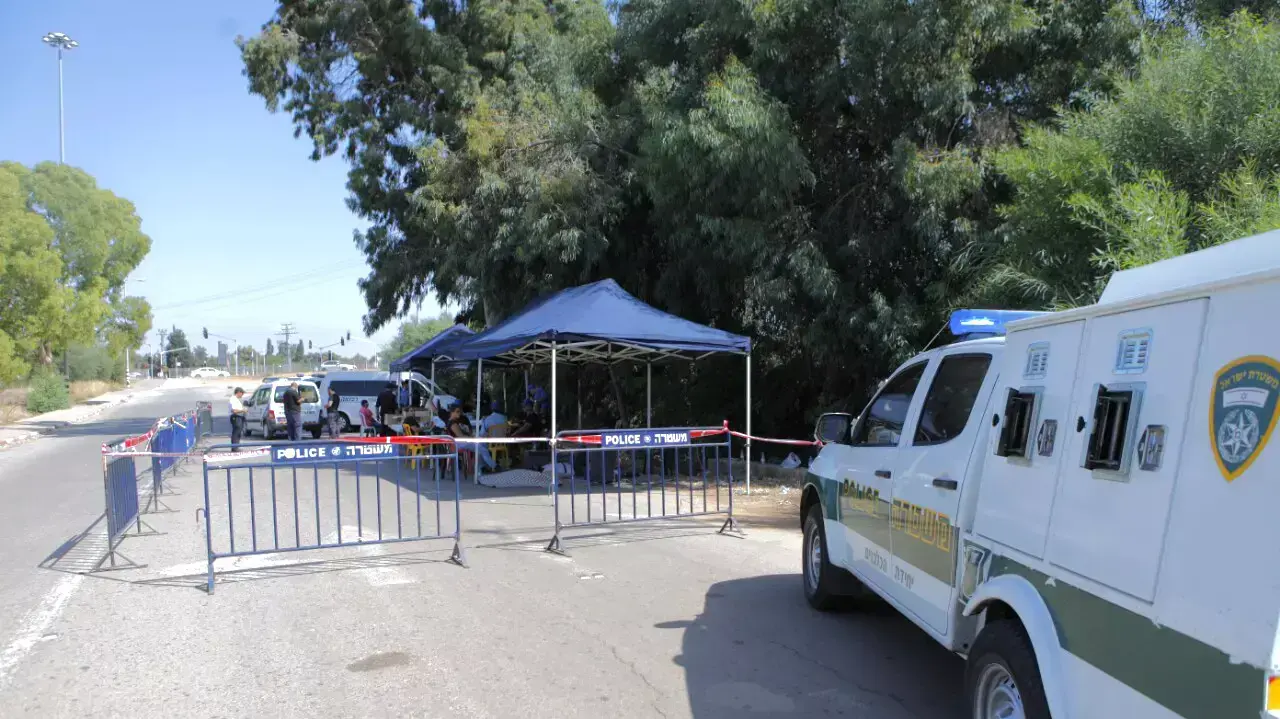 חפ"ק שהוקם לצורך חיפושים אחר דוד מנחם גורדון החייל שנעדר מיום ראשון באזור צריפין, אוגוסט 2014 חפ"ק שהוקם לצורך חיפושים אחר דוד מנחם גורדון החייל שנעדר מיום ראשון באזור צריפין, אוגוסט 2014