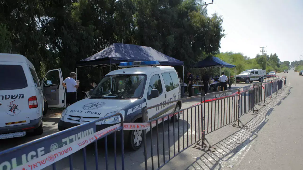 חפ"ק שהוקם לצורך חיפושים אחר דוד מנחם גורדון החייל שנעדר מיום ראשון באזור צריפין, אוגוסט 2014 חפ"ק שהוקם לצורך חיפושים אחר דוד מנחם גורדון החייל שנעדר מיום ראשון באזור צריפין, אוגוסט 2014