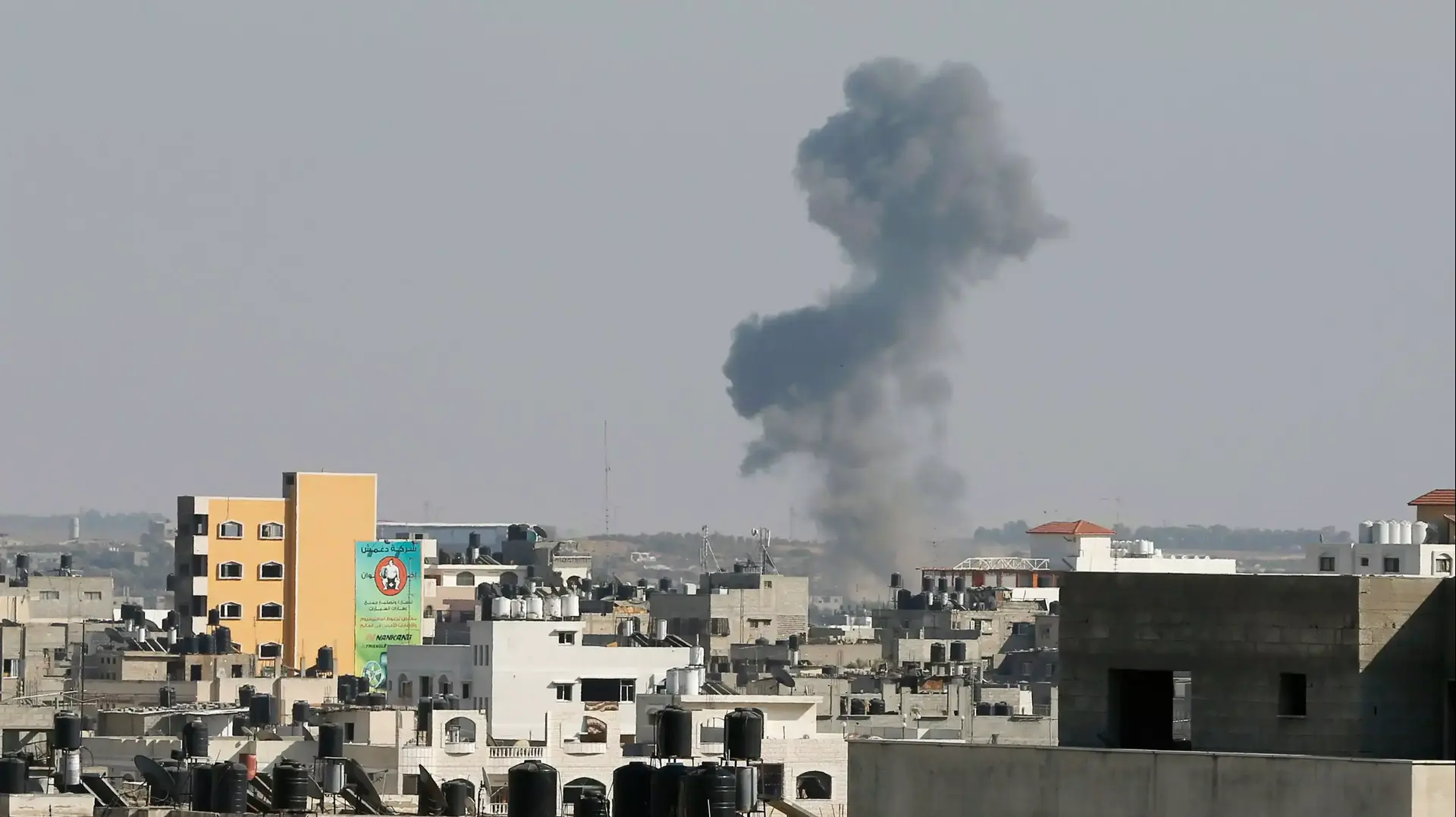 כוחות צה"ל תוקפים ברצועת עזה. אוגוסט 2014 כוחות צה"ל תוקפים ברצועת עזה. אוגוסט 2014