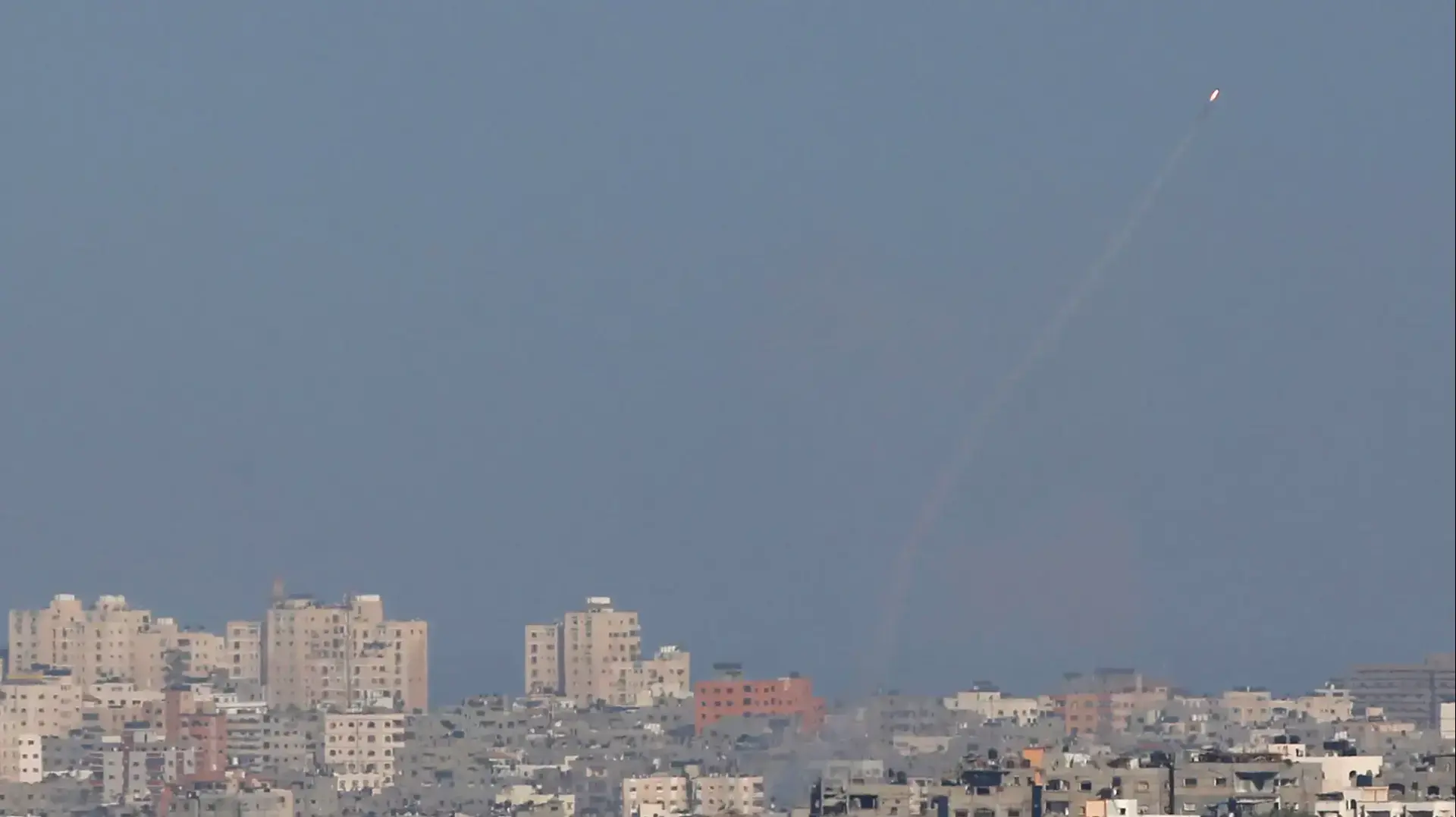 שיגור רקטה מרצועת עזה לעבר ישראל. 20 באוגוסט 2014 שיגור רקטה מרצועת עזה לעבר ישראל. 20 באוגוסט 2014