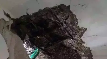 פגיעה ישירה של רקטה בבית במועצה אזורית בחוף אשקלון. אוגוסט 2014 פגיעה ישירה של רקטה בבית במועצה אזורית בחוף אשקלון. אוגוסט 2014